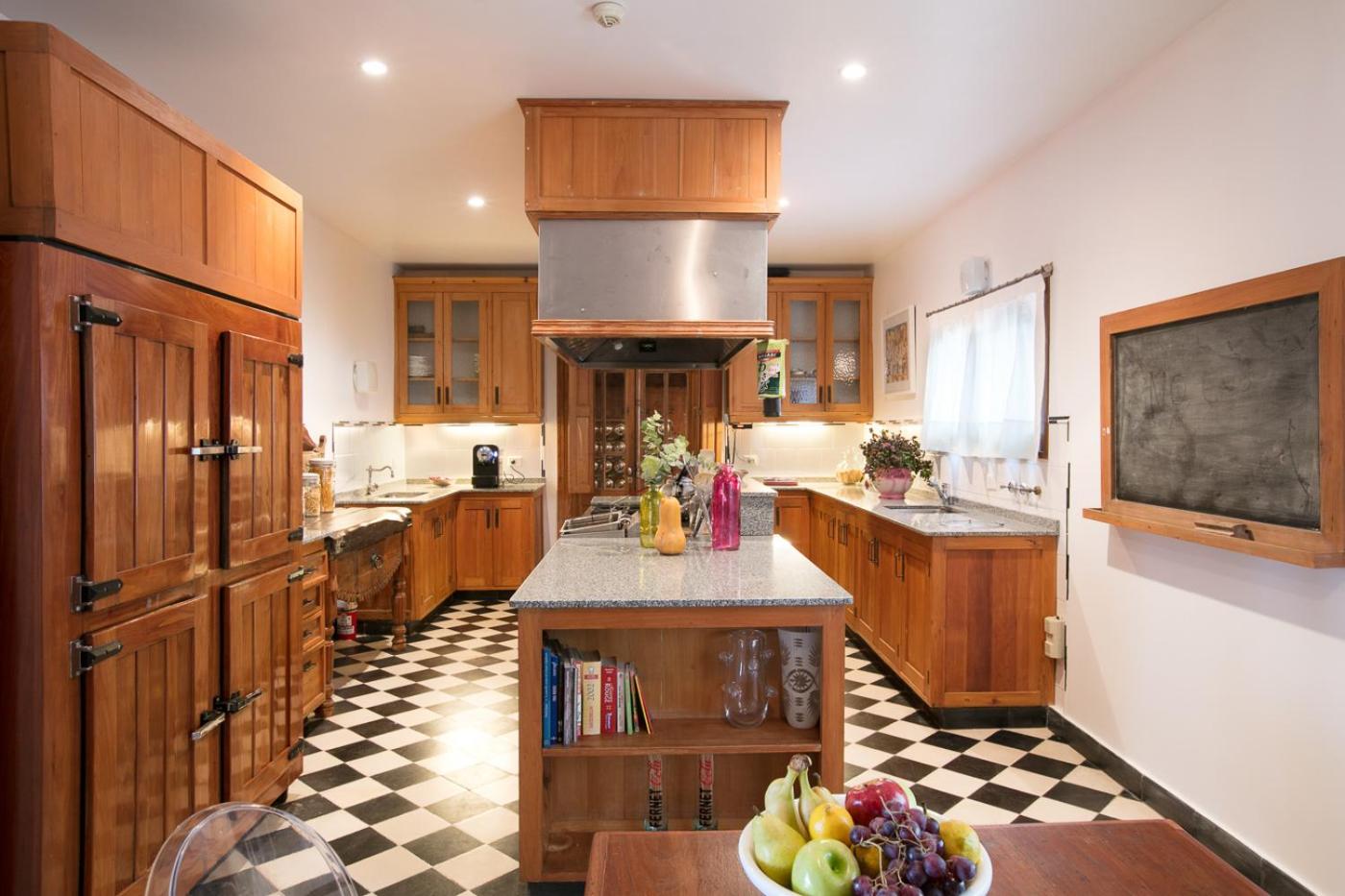 Villa photo 2