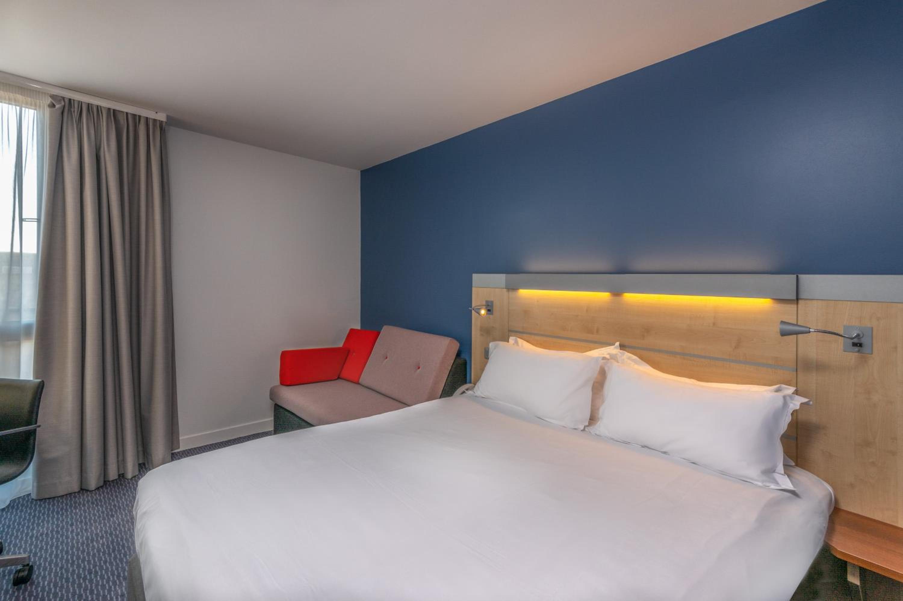 Standard Double Room with Sofa Bed - Photo 1