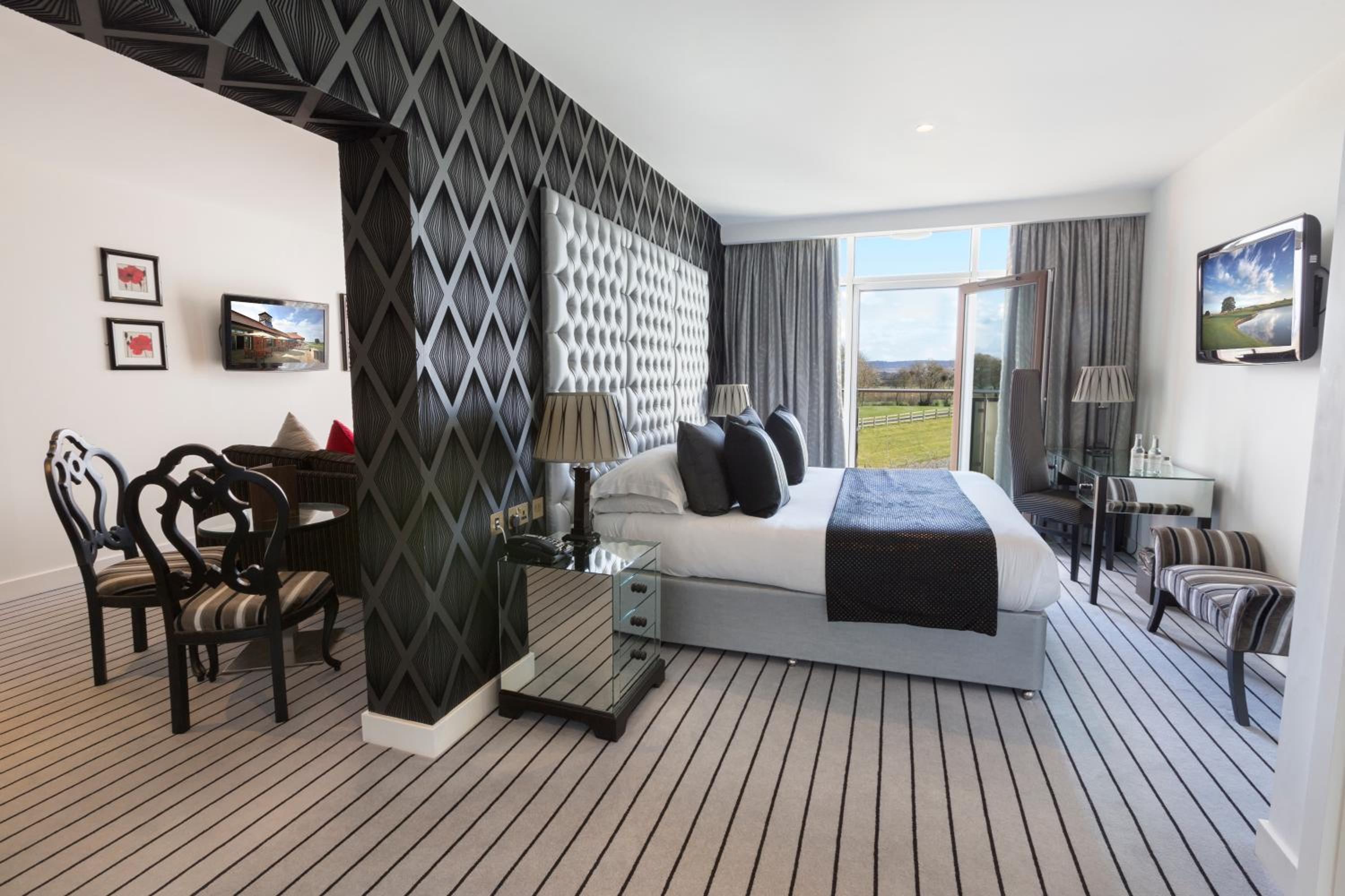 Suite photo 1