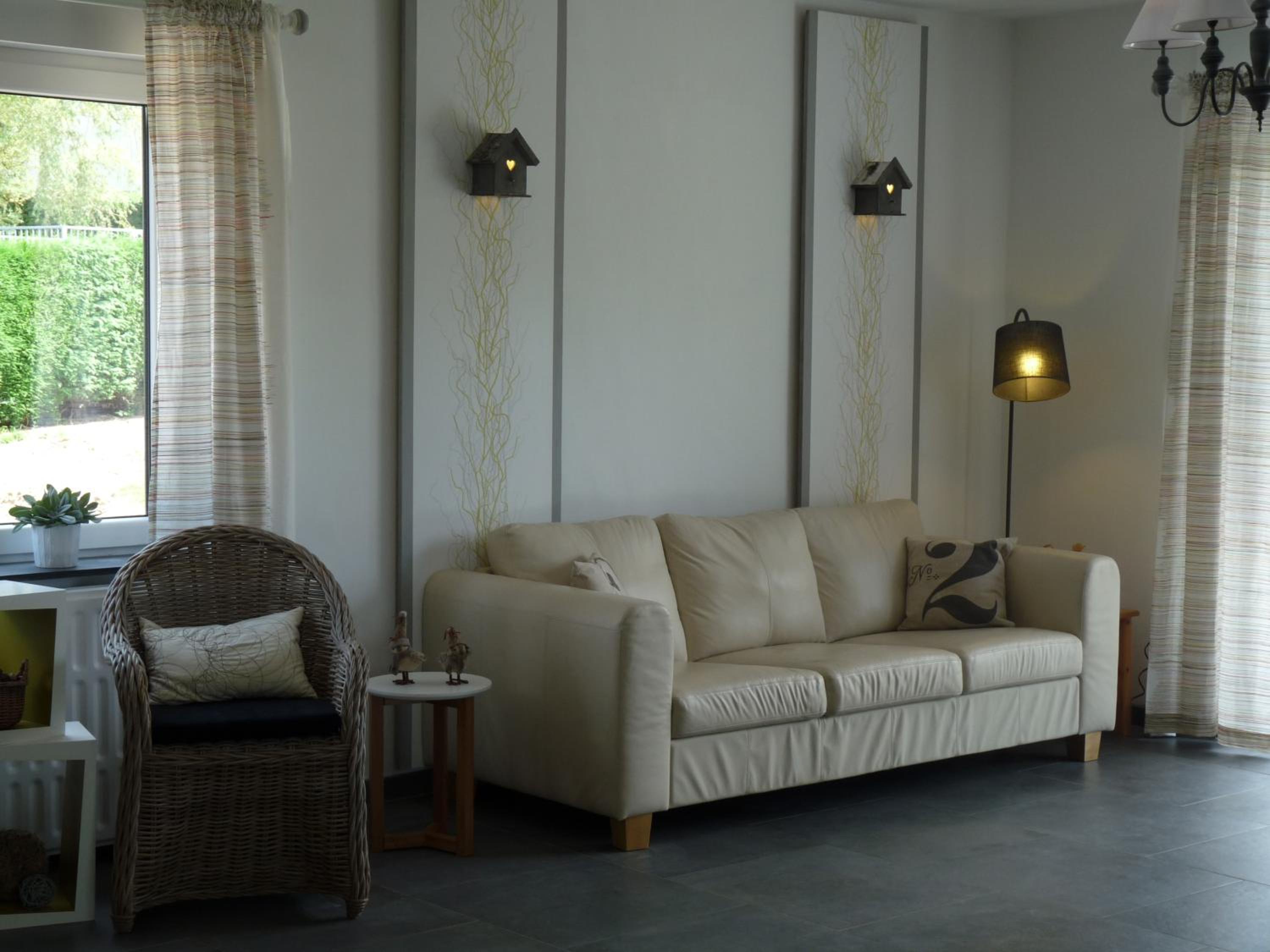Six-Bedroom House photo 2