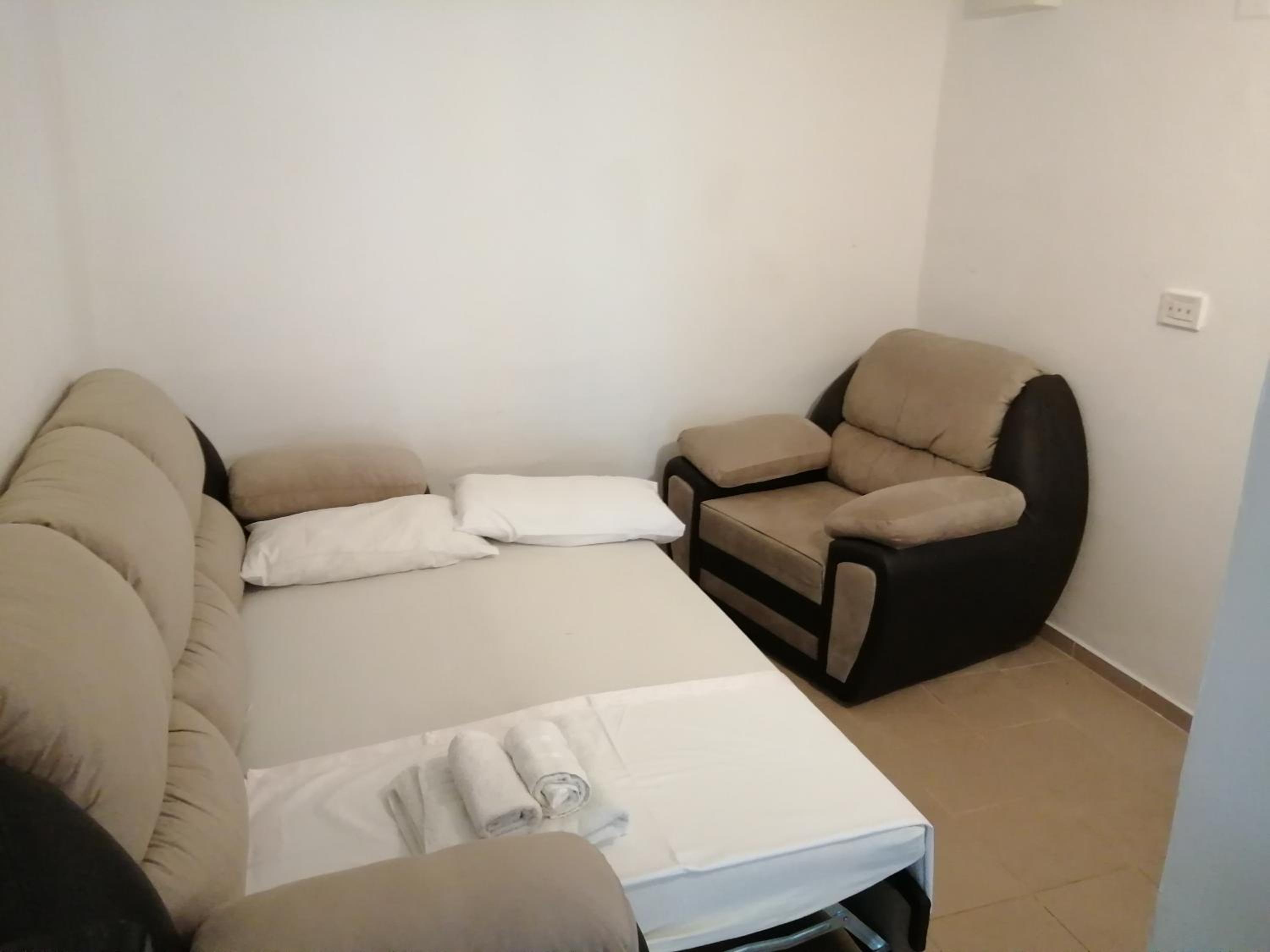 One-Bedroom Apartment with Garden View