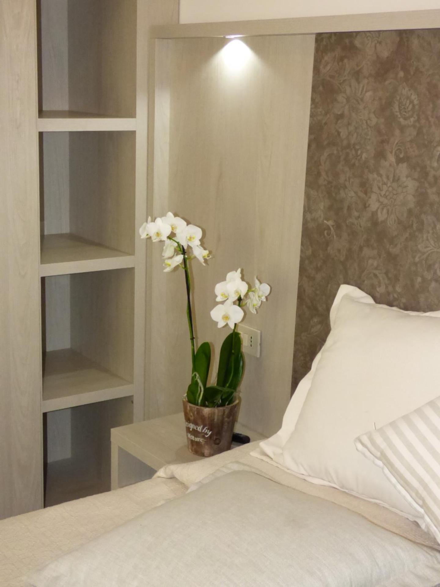 Standard Double Room - Photo 4