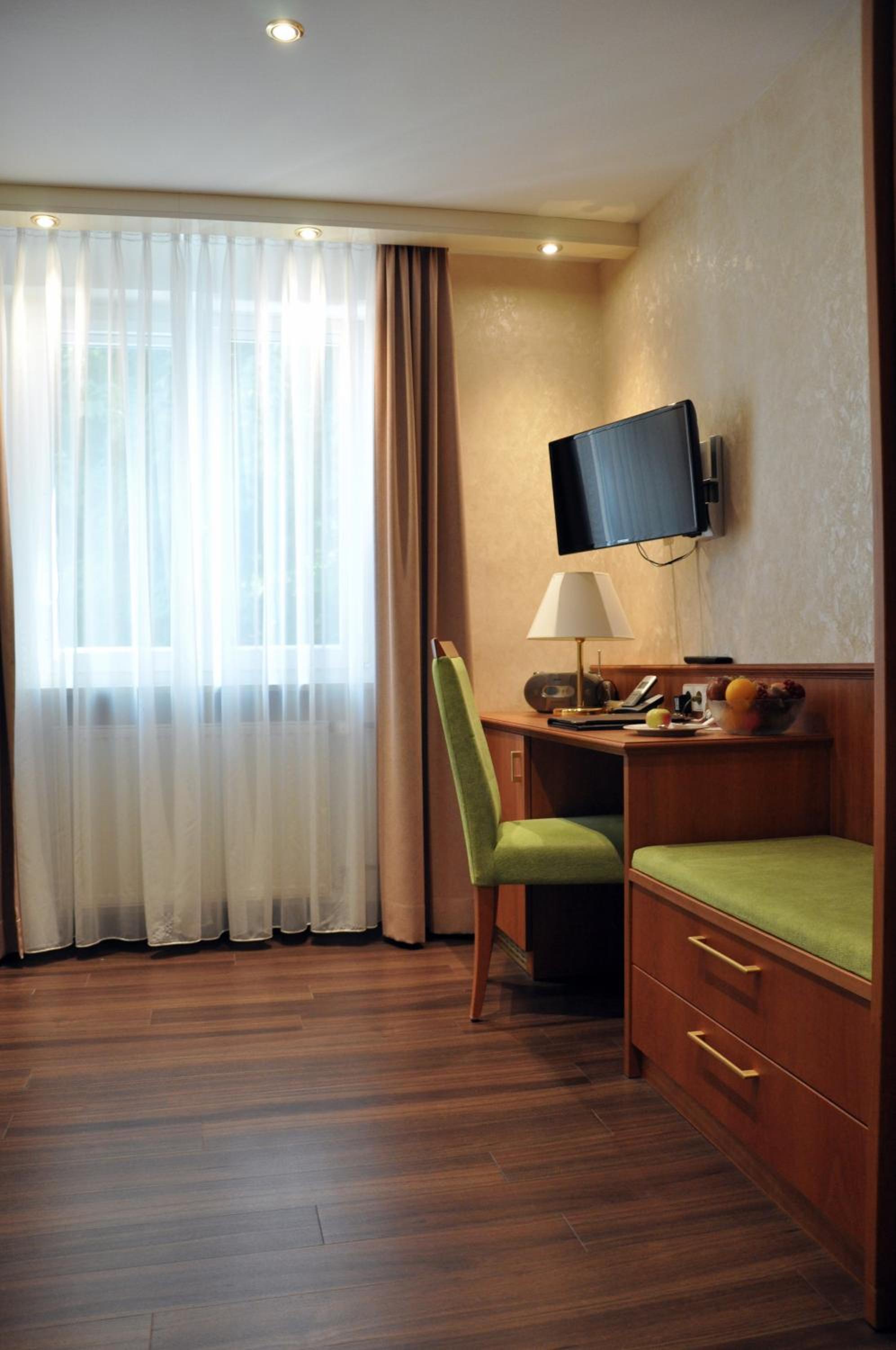 Single Room with Balcony photo 2