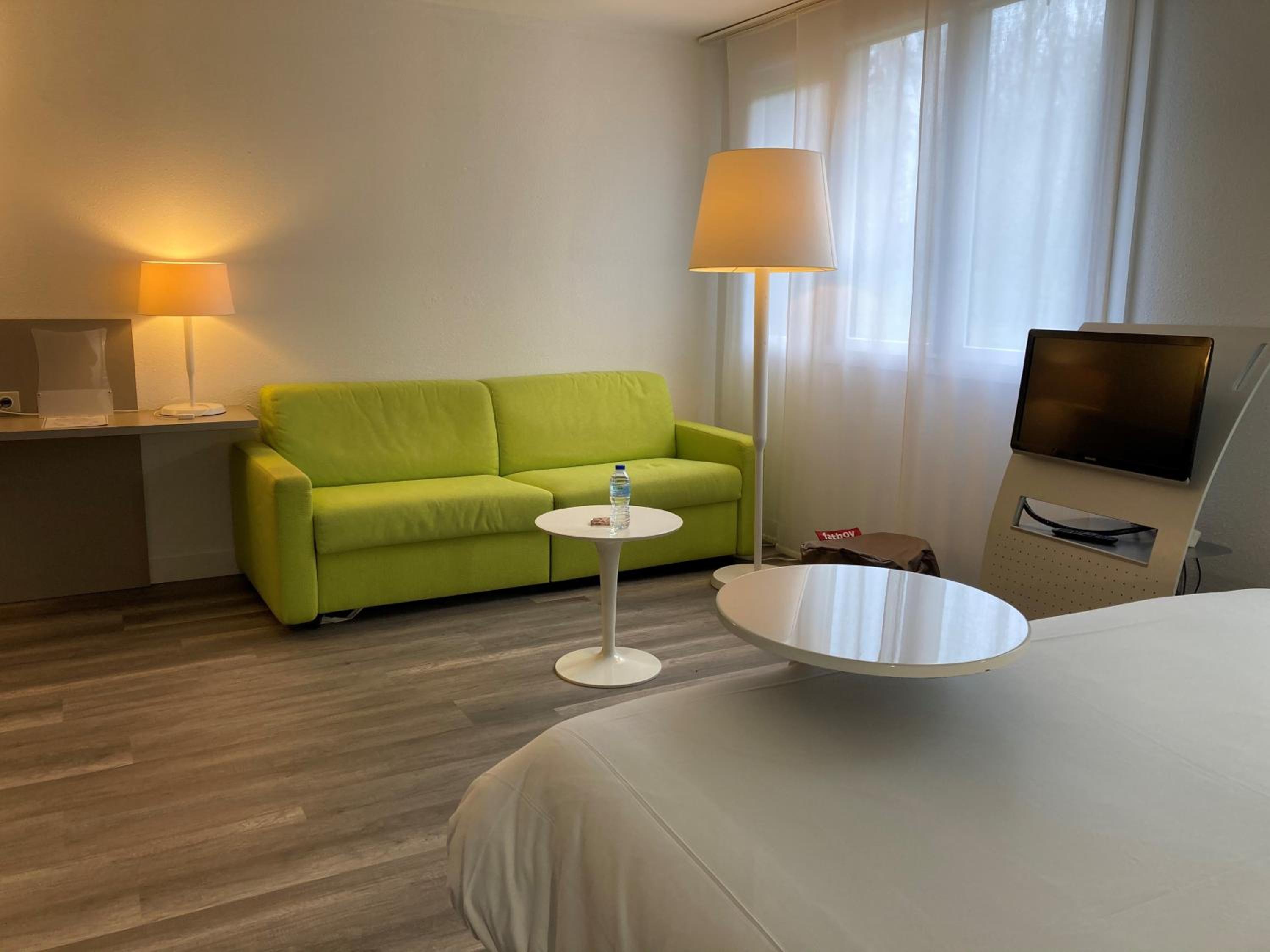 Family Suite with 1 Double Bed and 1 Sofa Bed - Photo 9