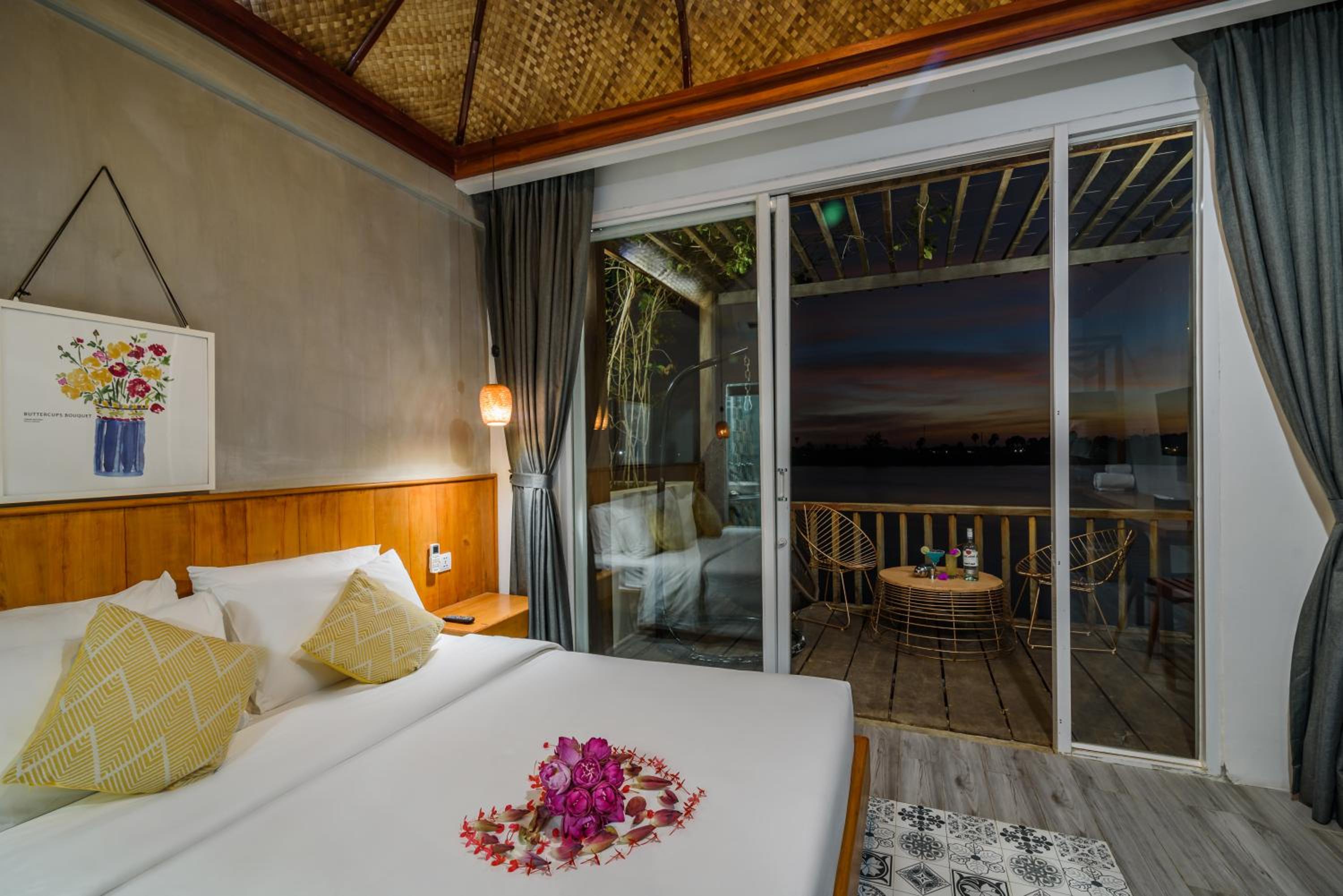 Deluxe Double Room with Balcony and Sea View - Photo 3