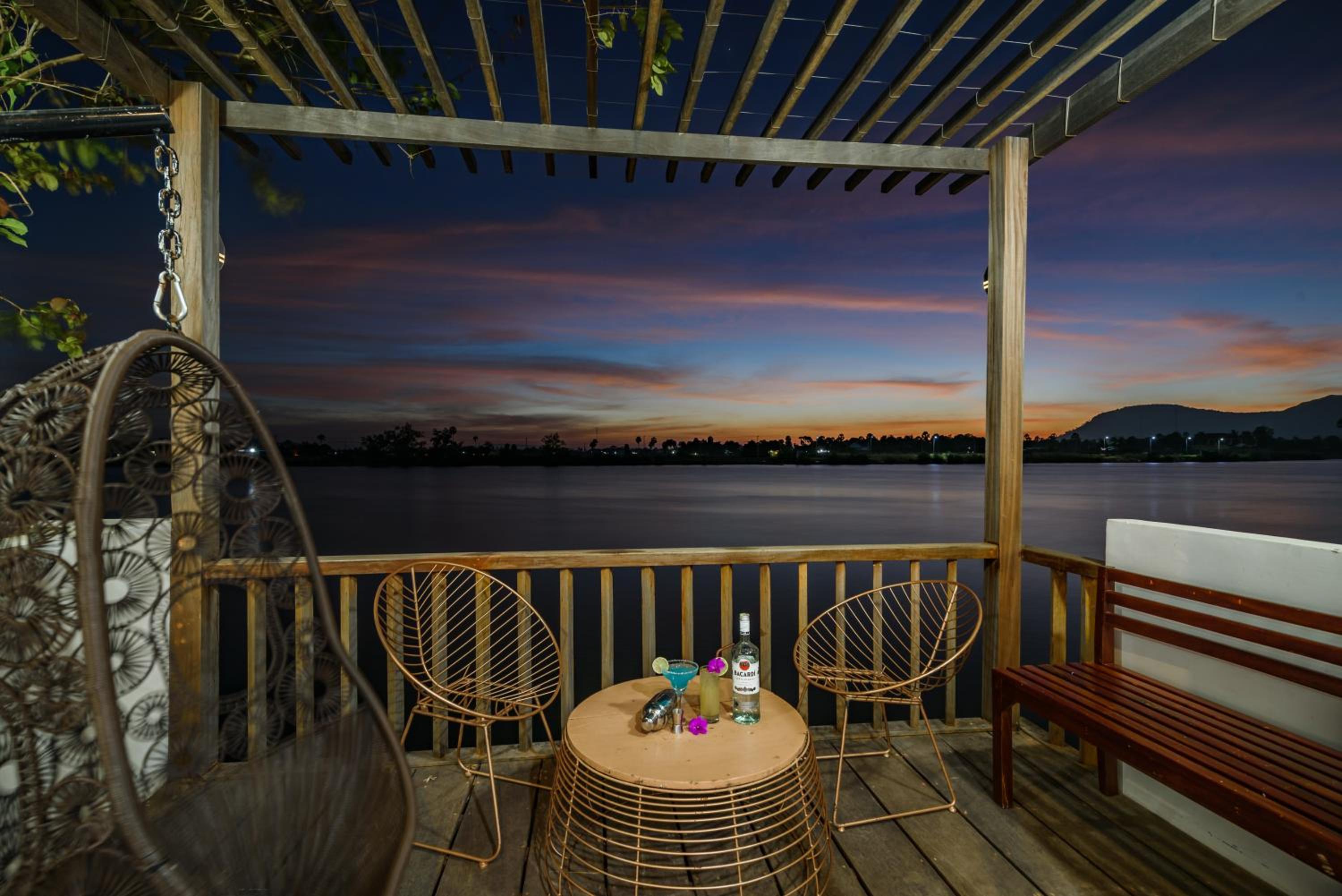 Deluxe Double Room with Balcony and Sea View - Photo 10