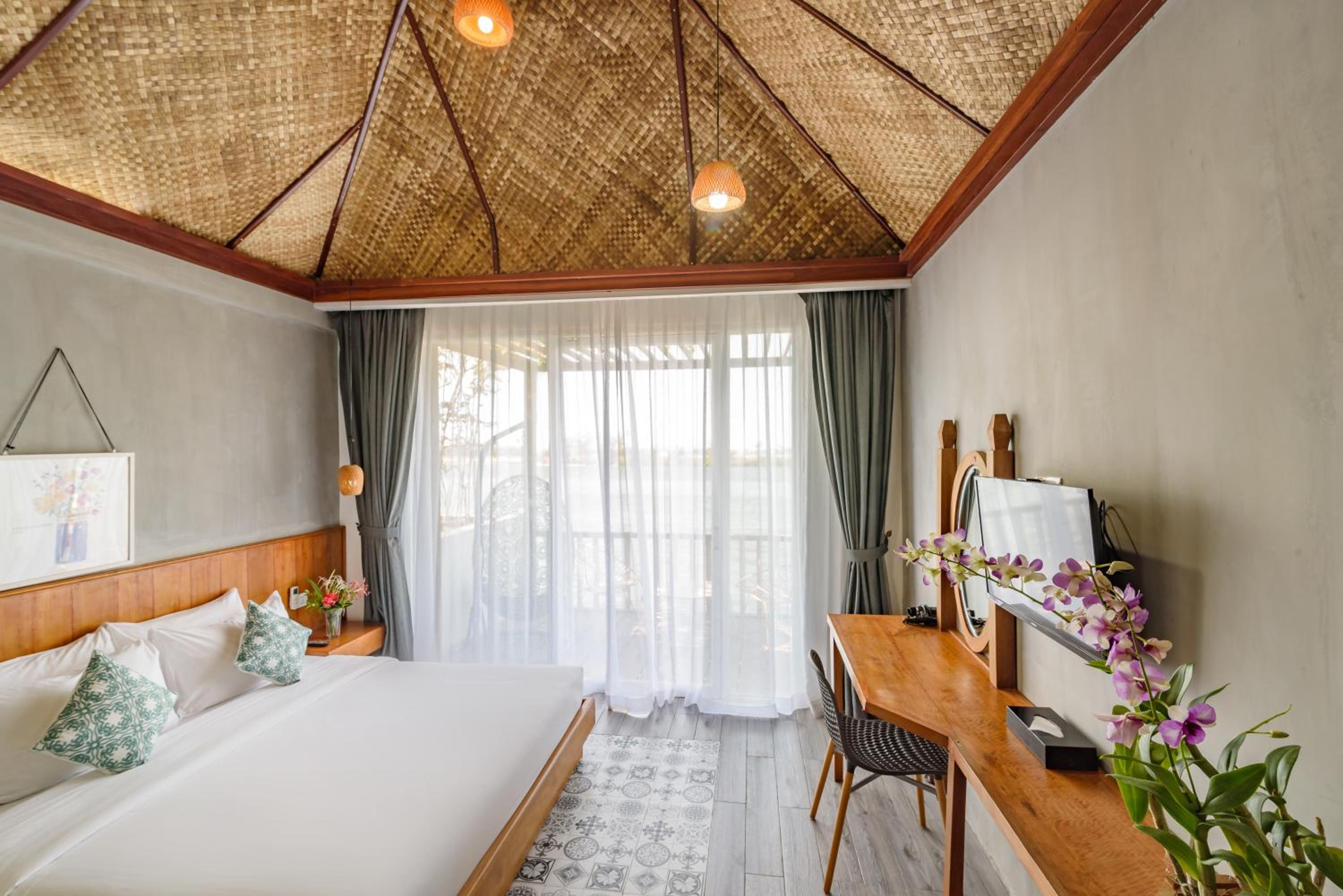 Deluxe Double Room with Balcony and Sea View - Photo 4