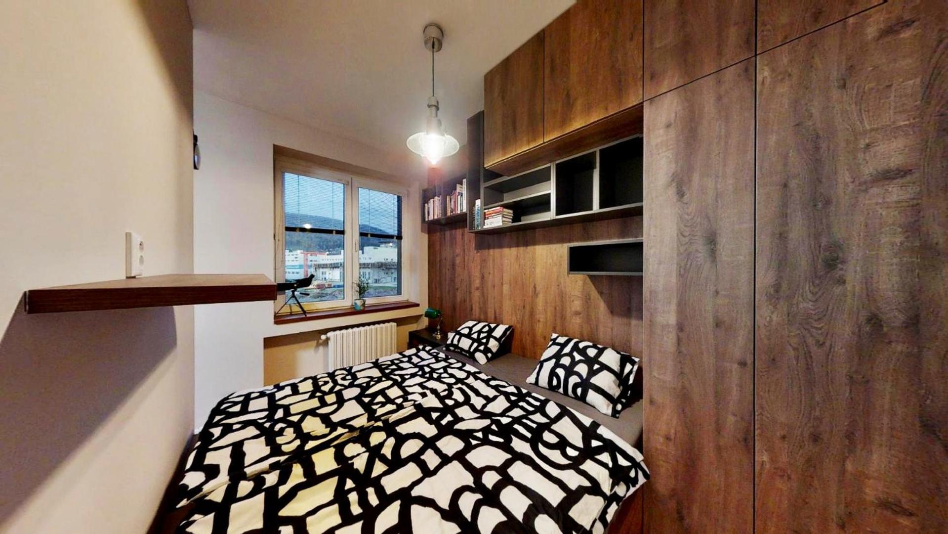 One-Bedroom Apartment - Photo 12