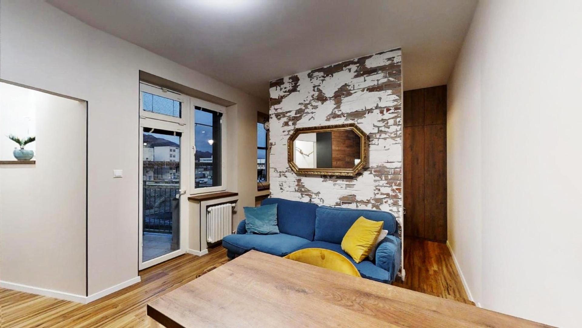 One-Bedroom Apartment - Photo 9