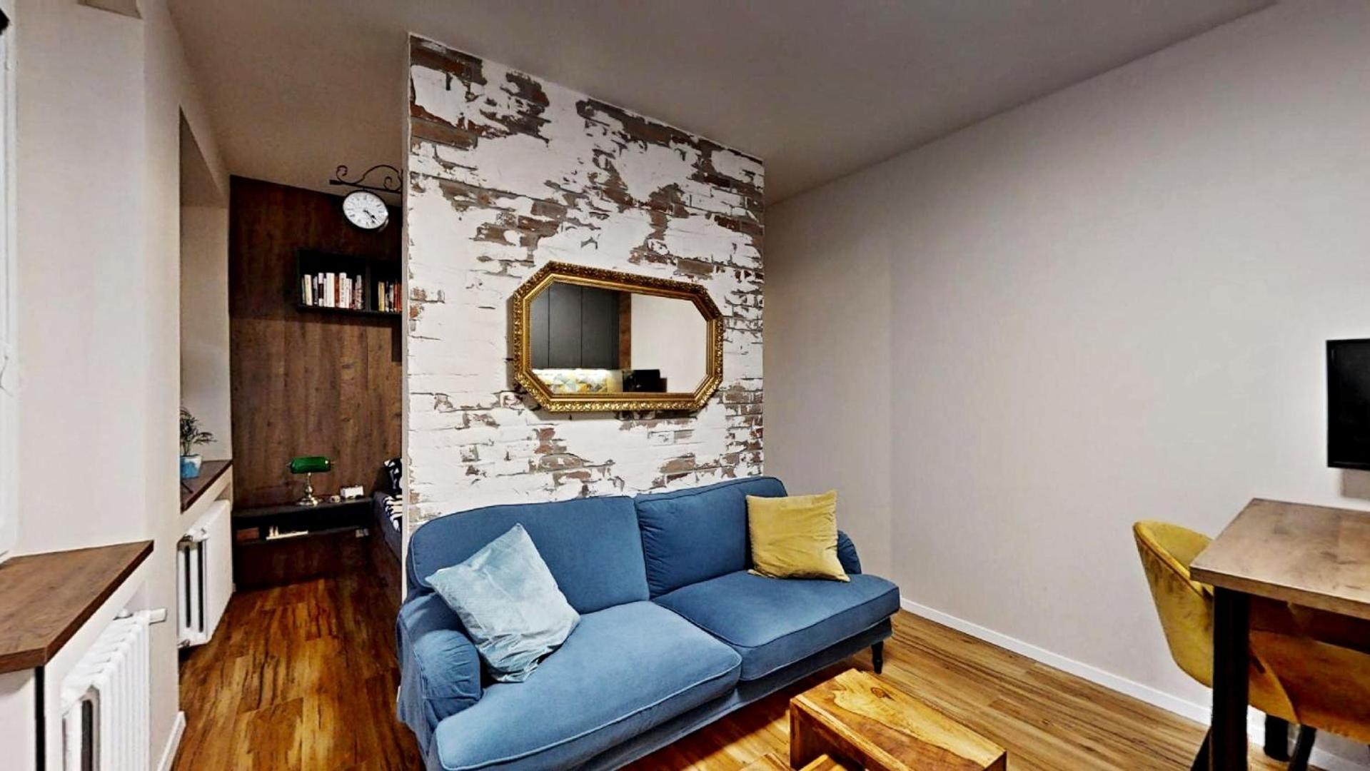One-Bedroom Apartment - Photo 10