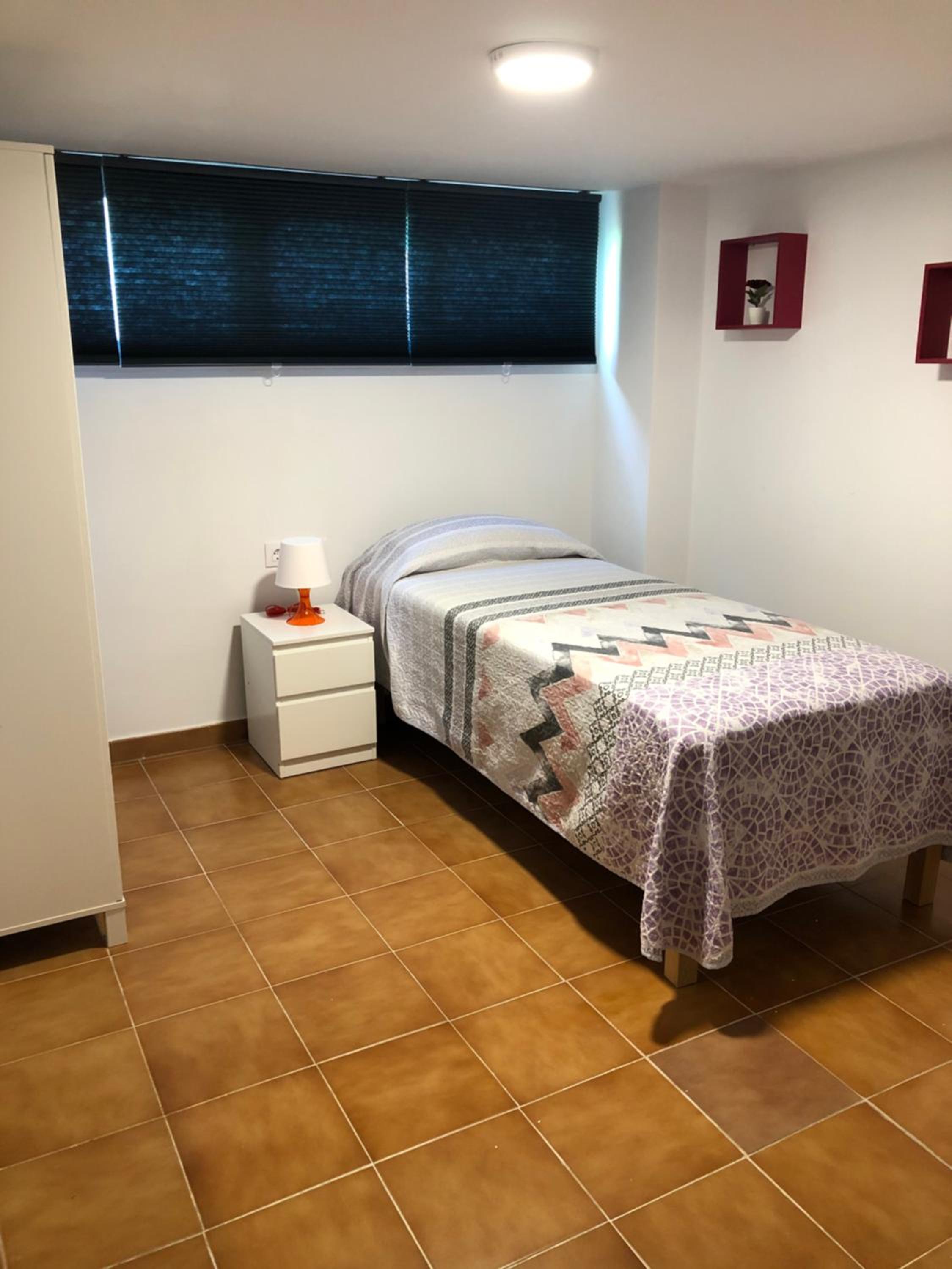 Single Room with Shared Bathroom photo 3