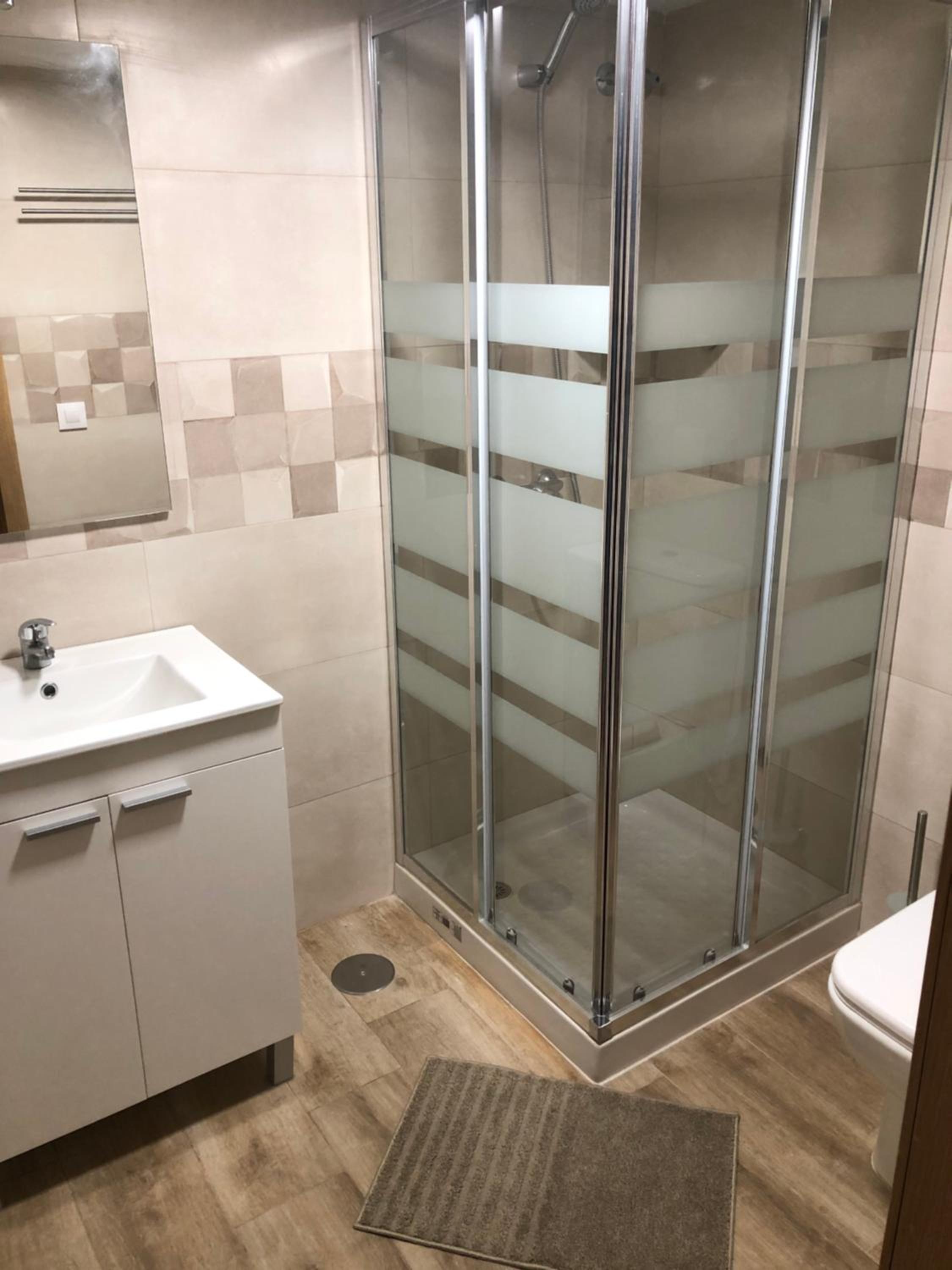 Single Room with Shared Bathroom photo 2