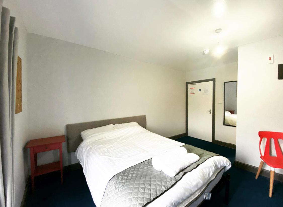 Double Room with Private Bathroom - Photo 4