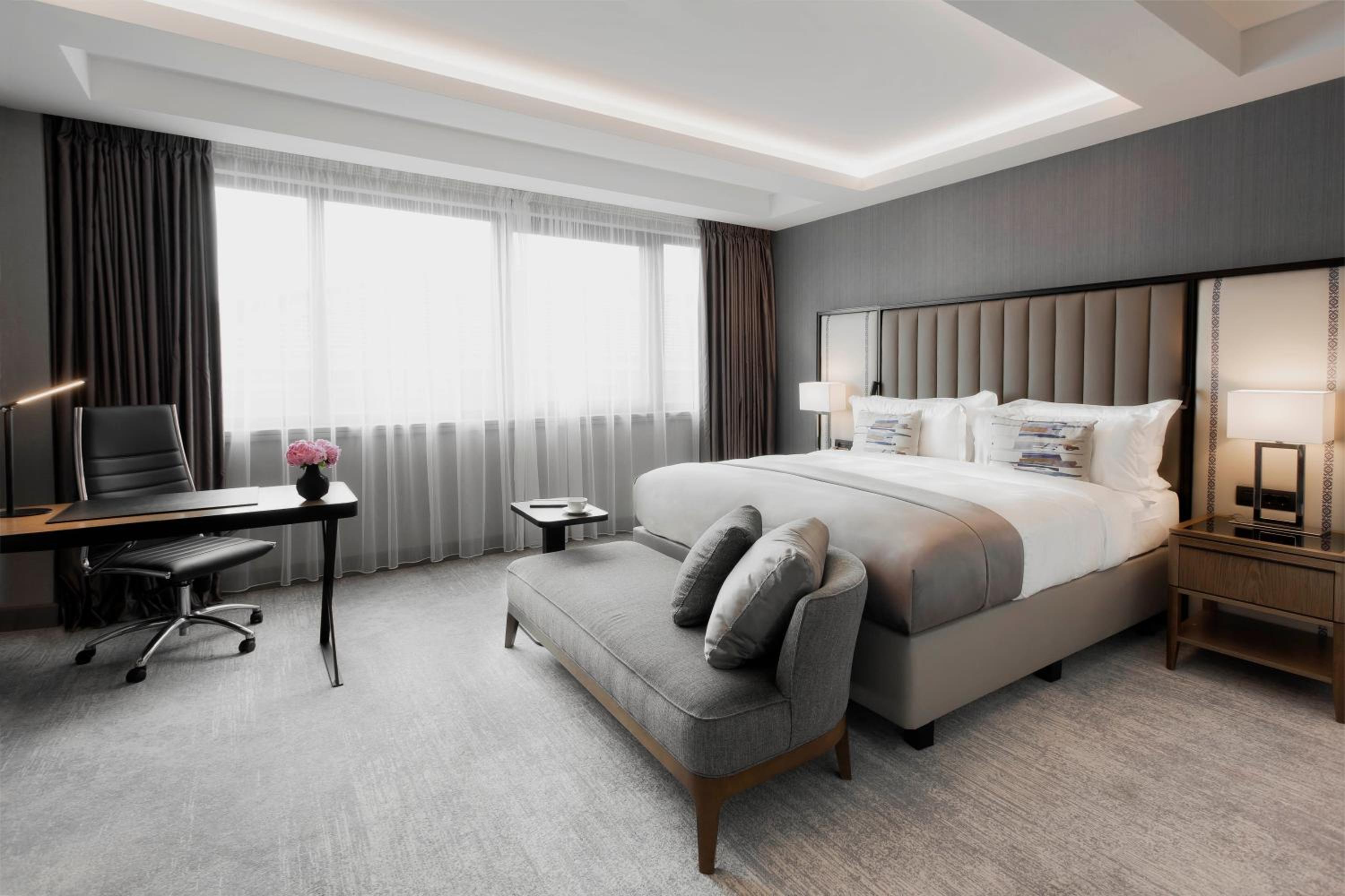 Classic King Room - Photo 5