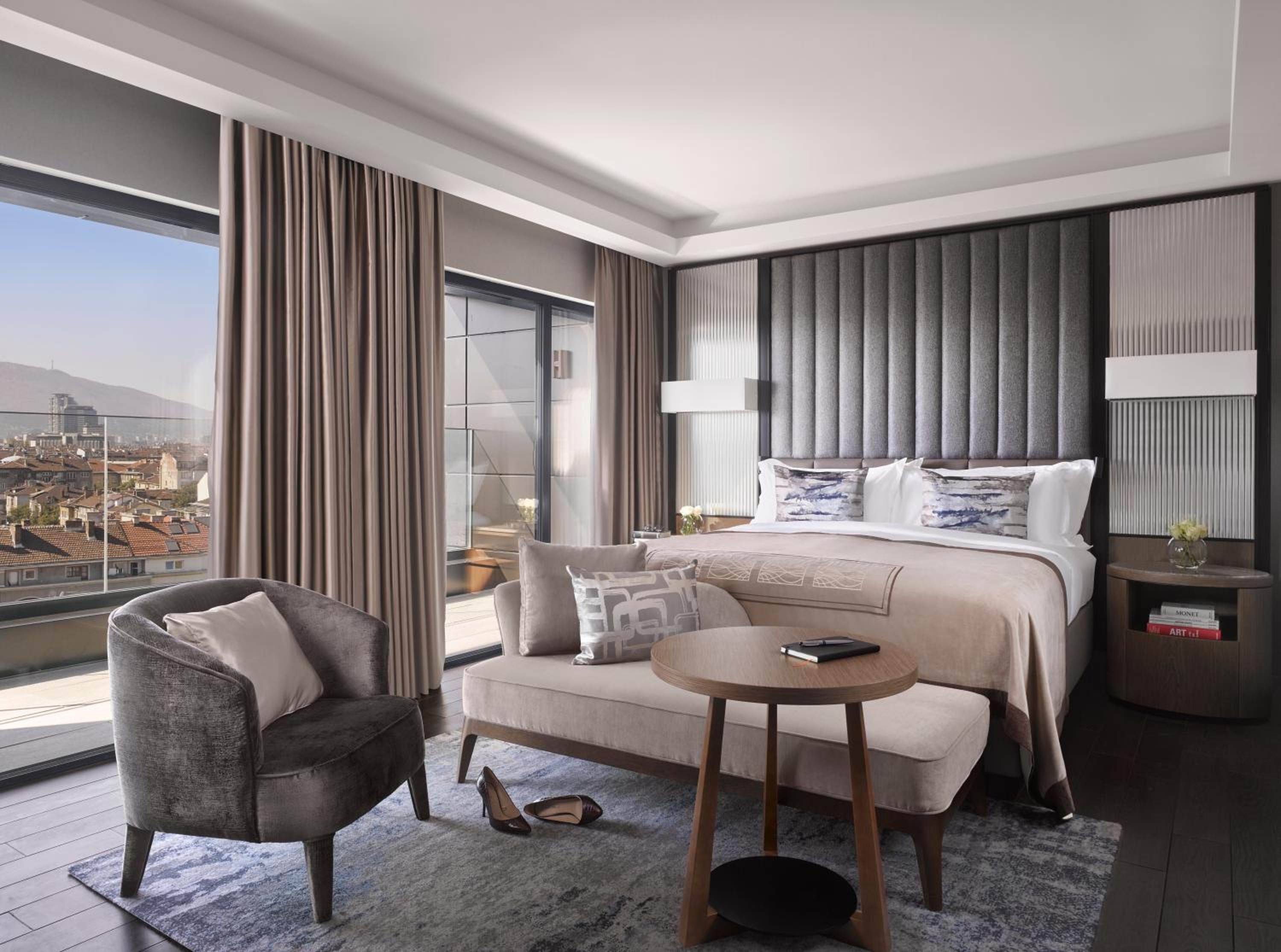 Junior King Suite with Terrace - Photo 2
