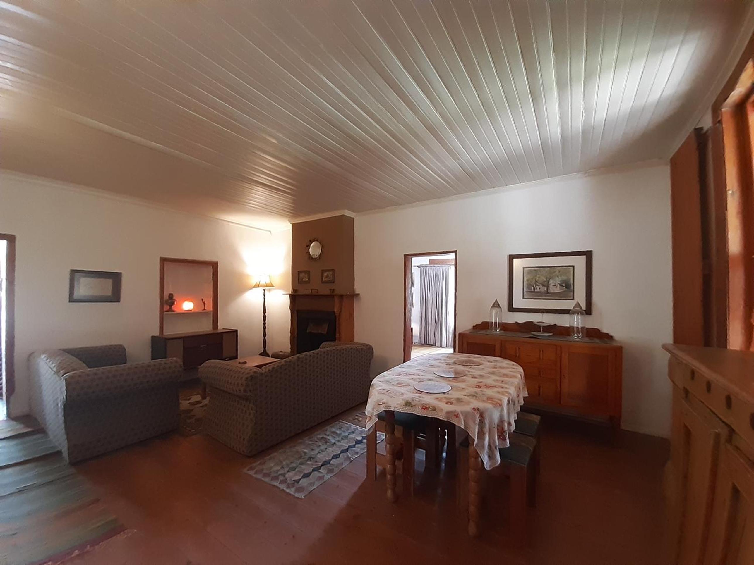 Three-Bedroom House photo 3