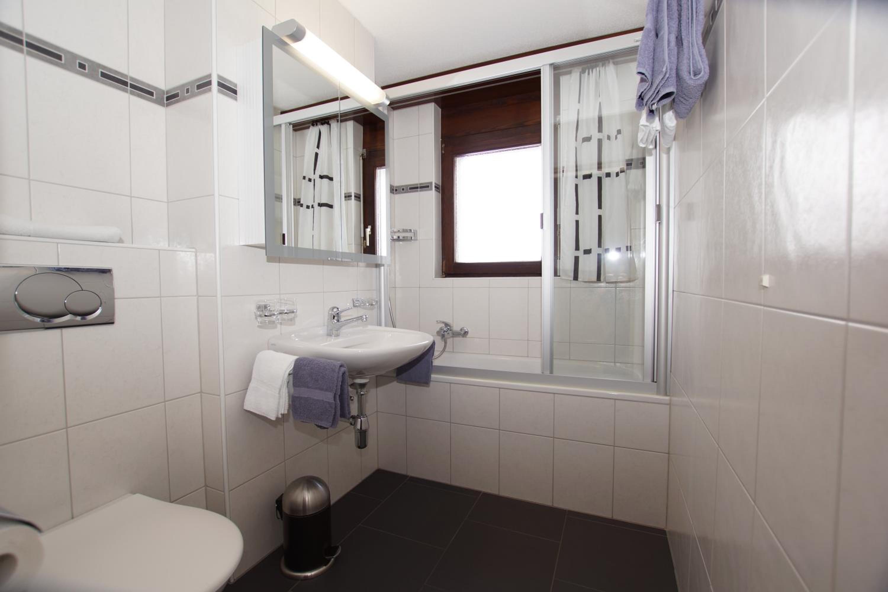 Two-Bedroom Apartment (6 Adults) photo 2