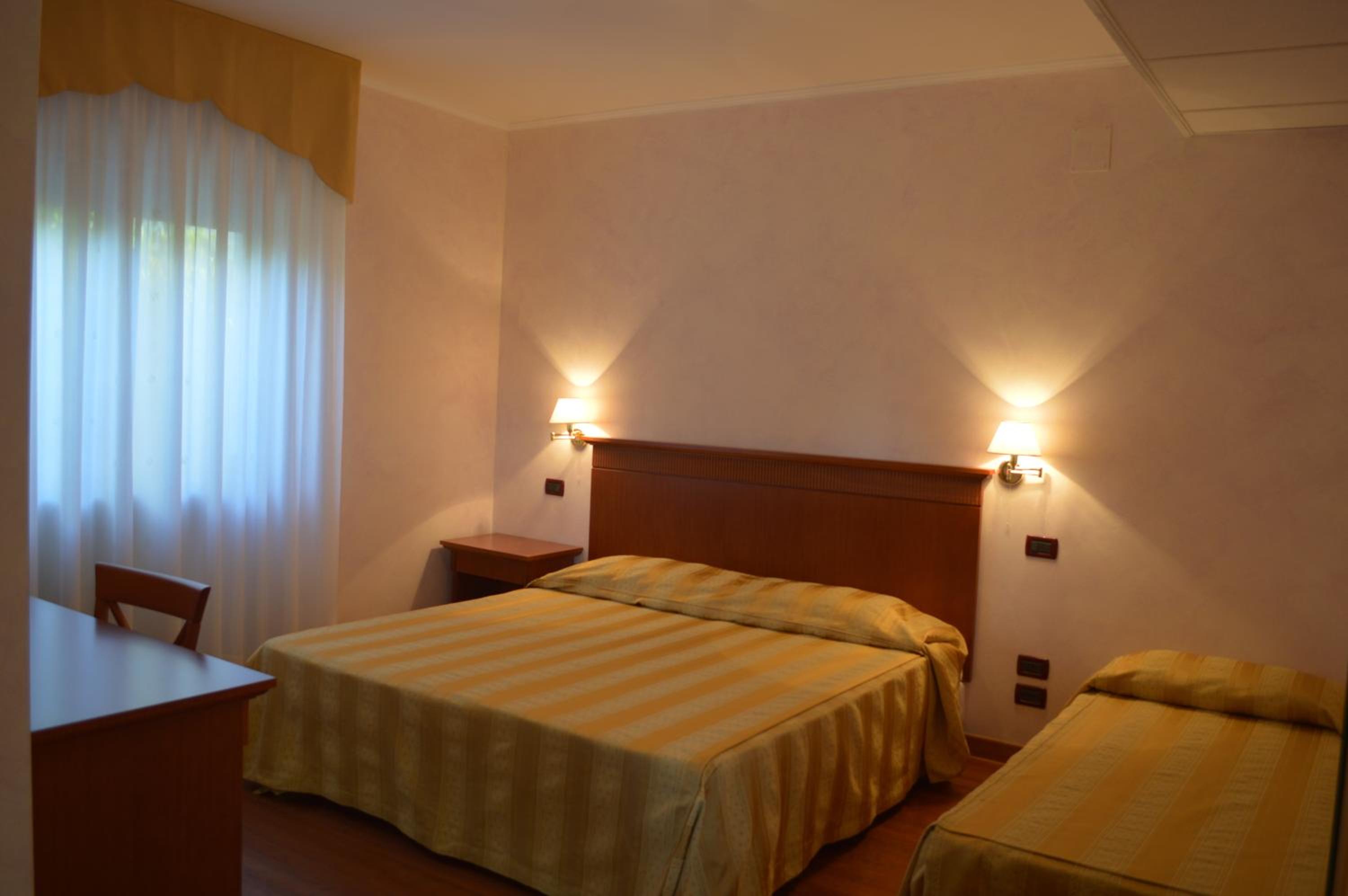 Triple Room with Balcony - Photo 1