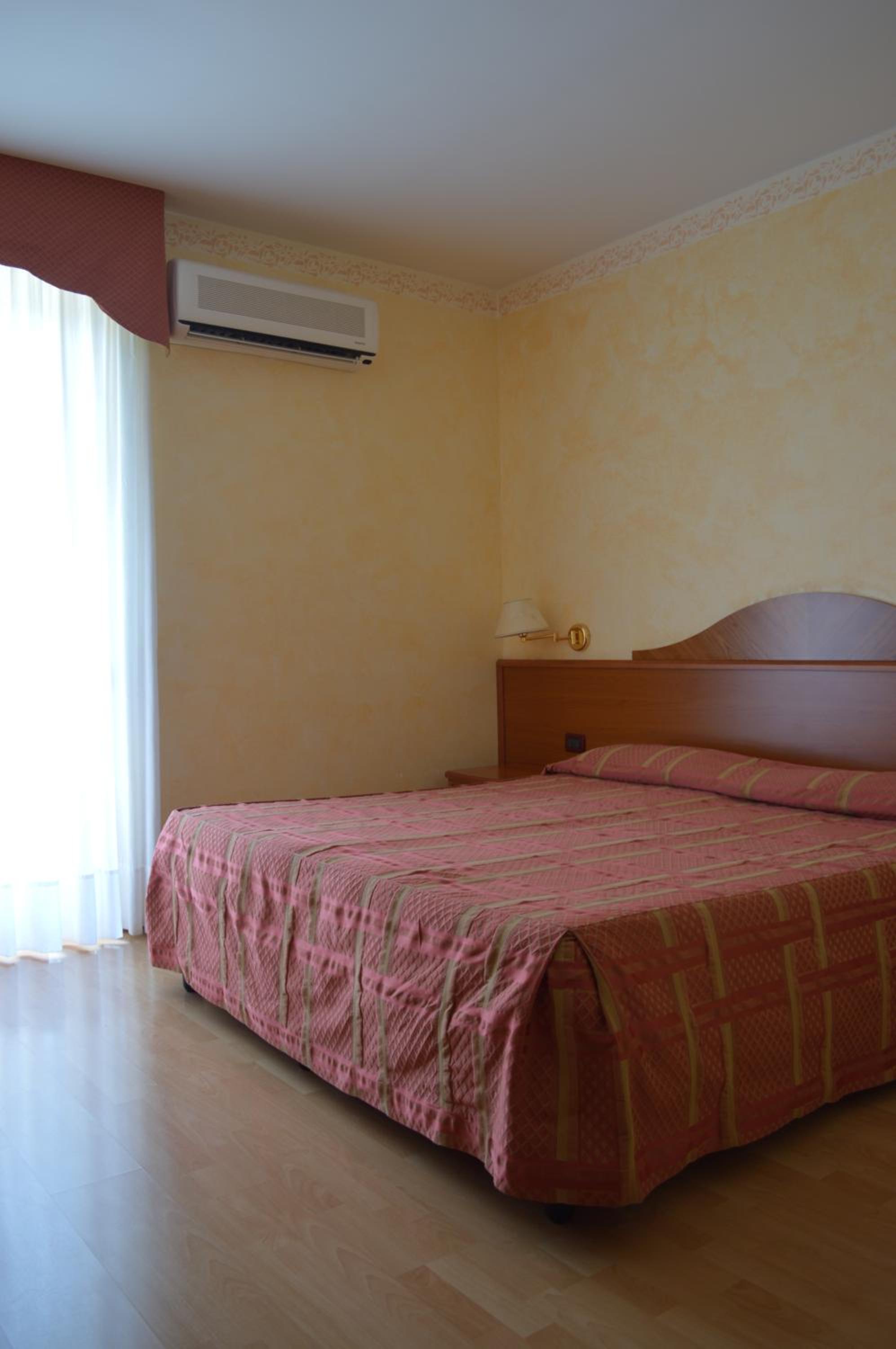 Economy Double or Twin Room - Photo 1