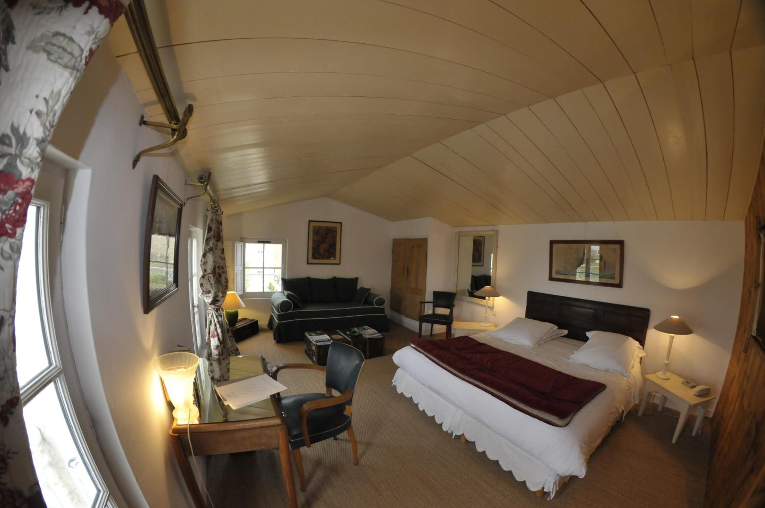 Deluxe Room (1 adult + 2 children) photo 1