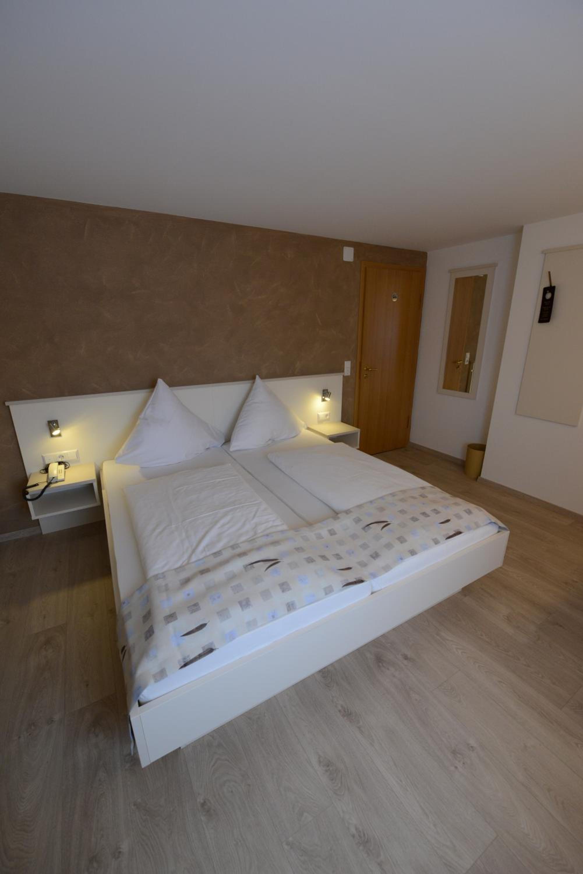 Double Room - Photo 10