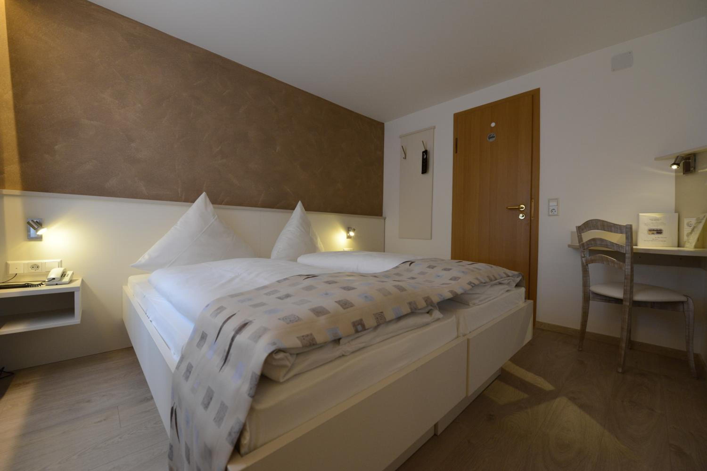 Double Room - Photo 4