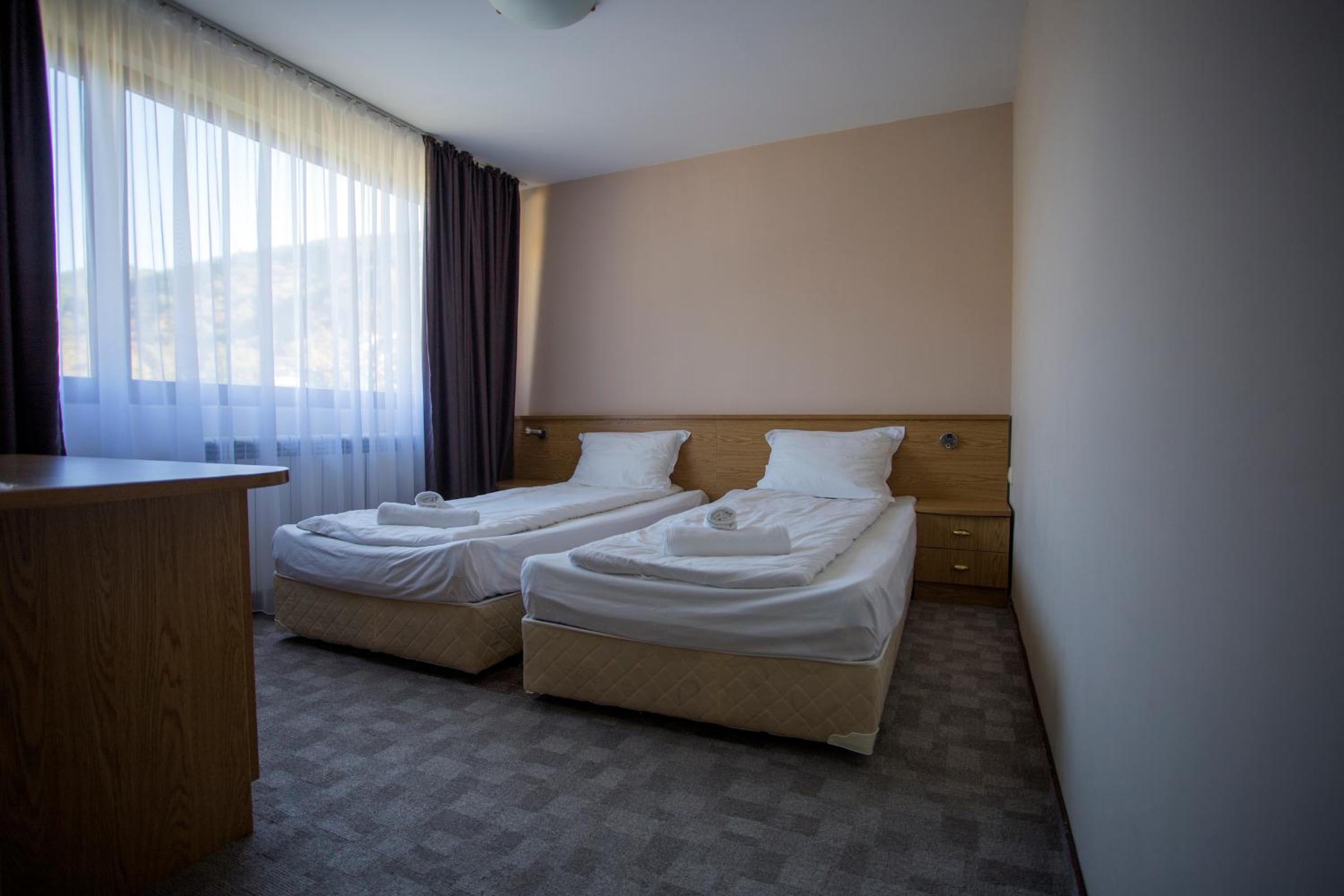 Double or Twin Room - Photo 3