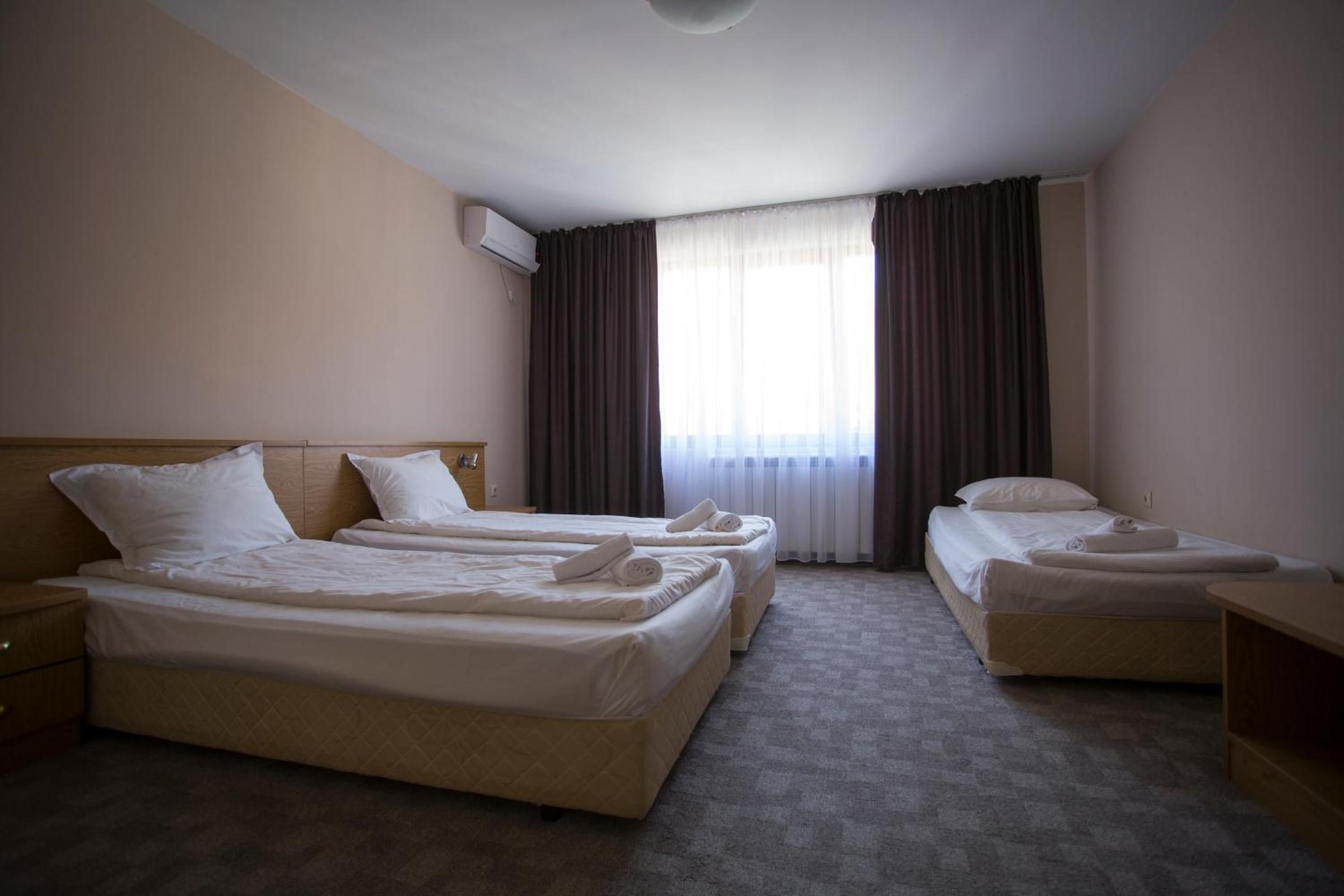 Triple Room - Photo 9