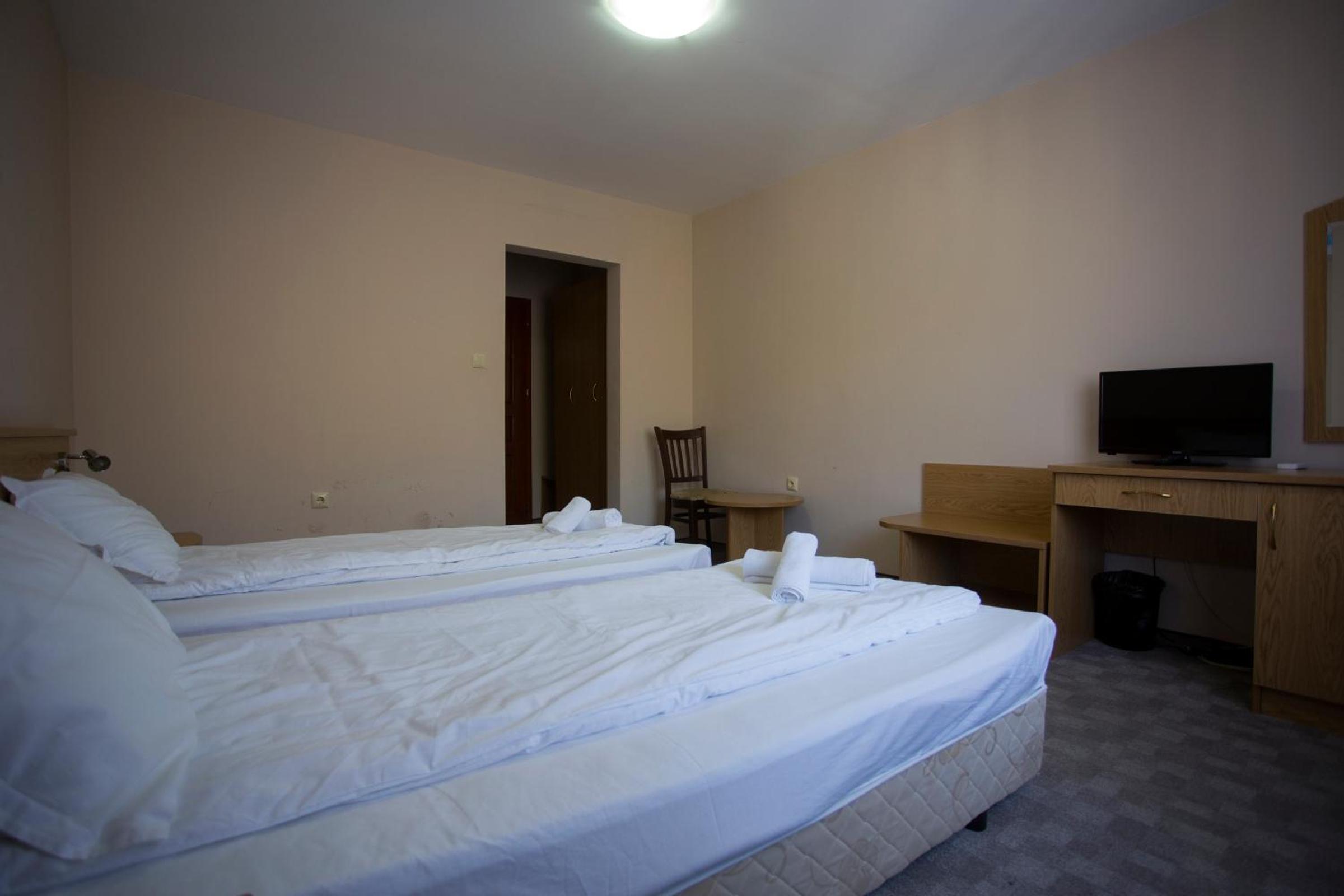 Double or Twin Room - Photo 18