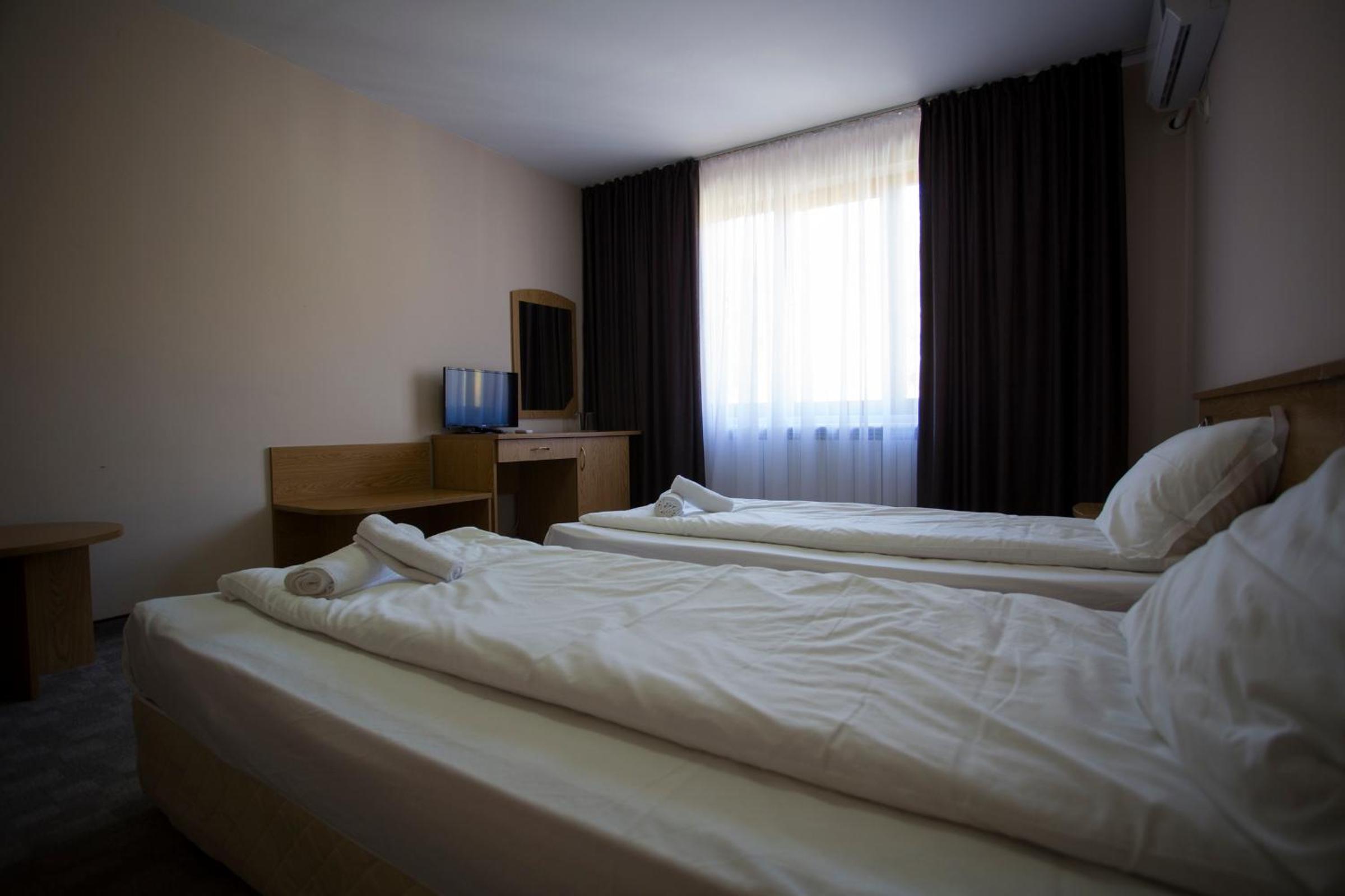 Double or Twin Room - Photo 19