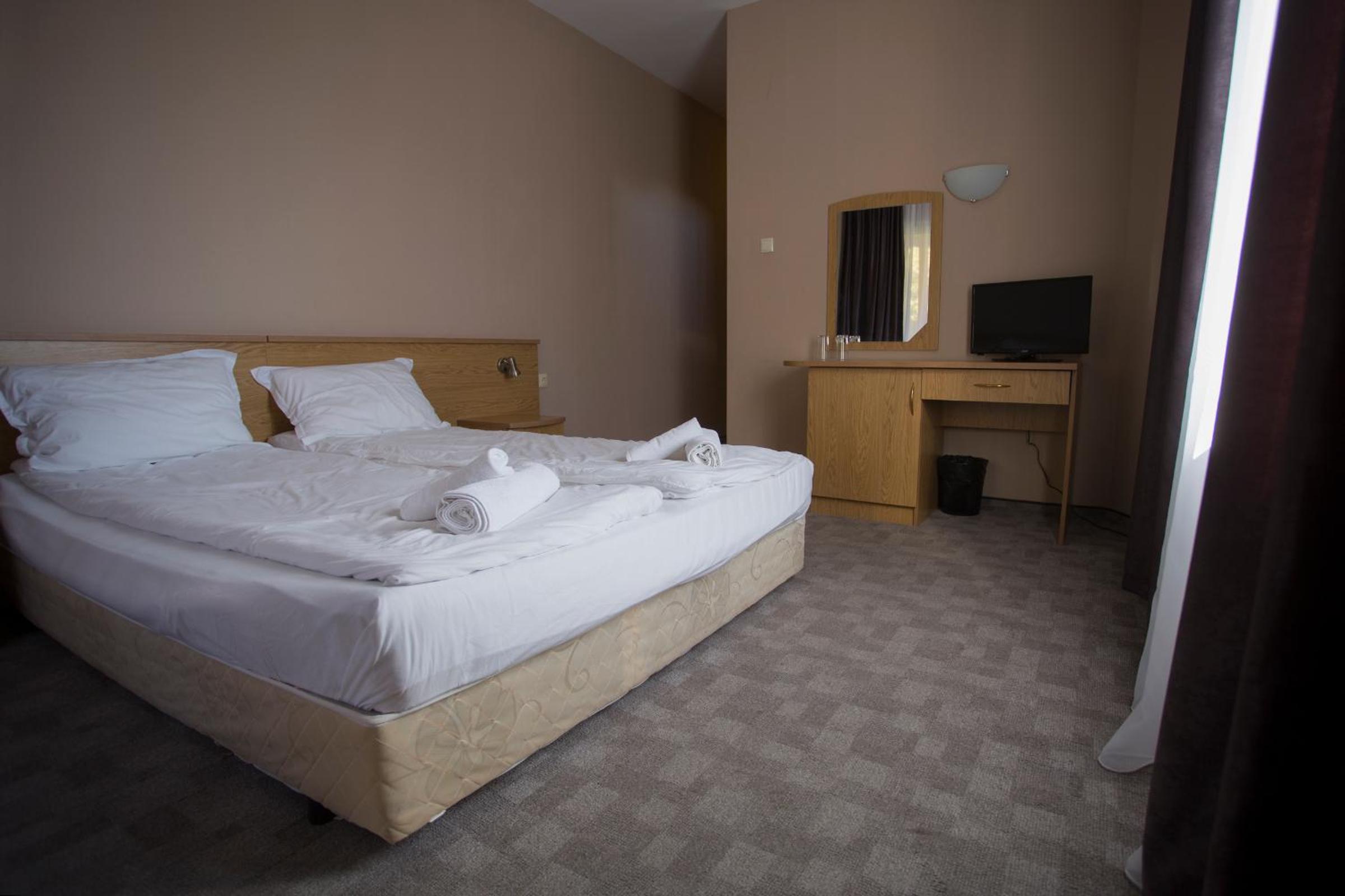 Double or Twin Room - Photo 21