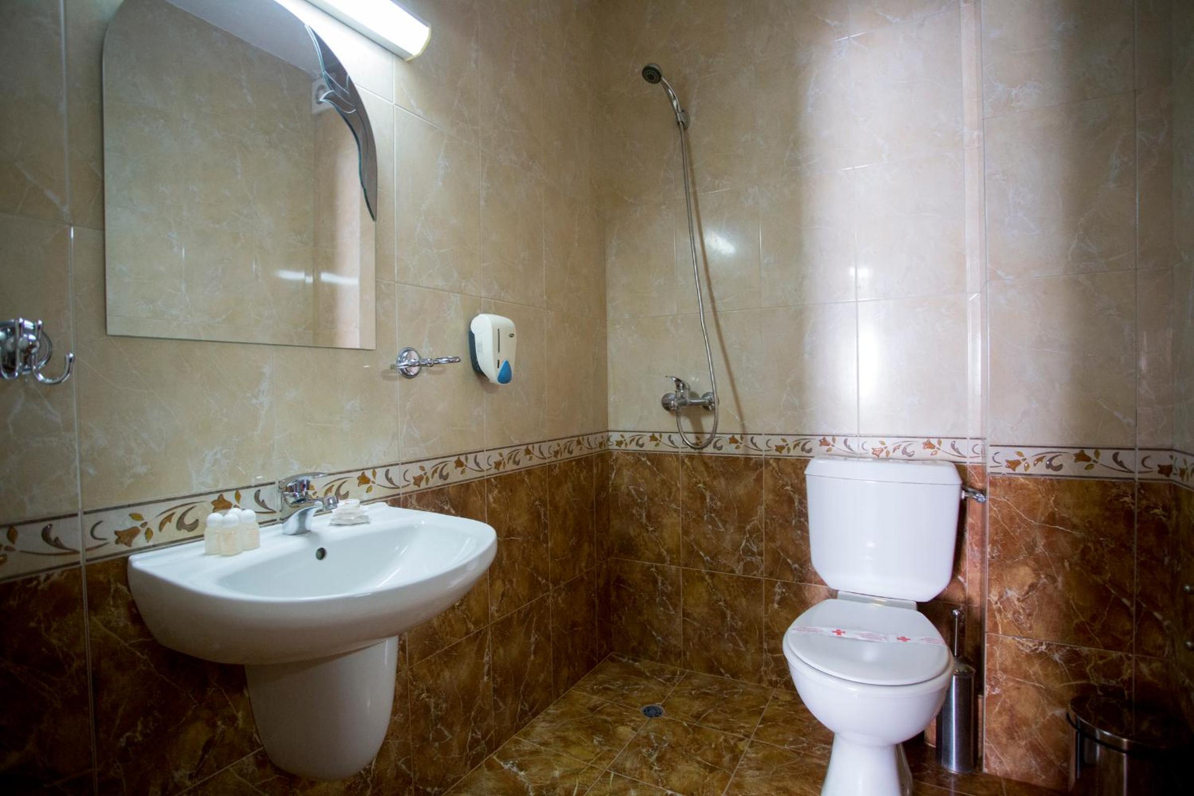 Triple Room - Photo 6