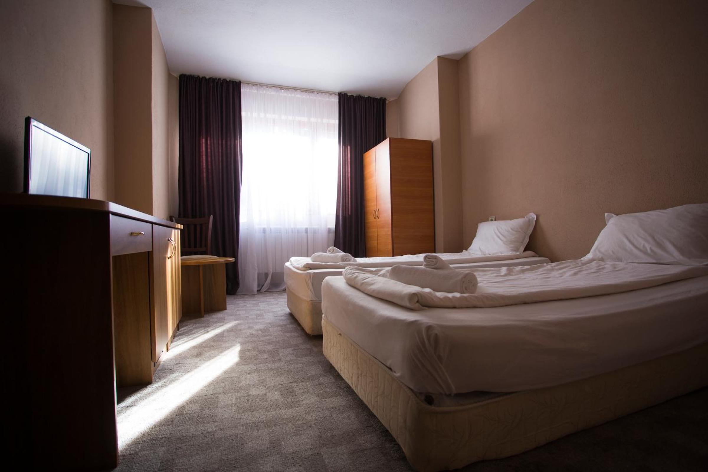Double or Twin Room - Photo 11