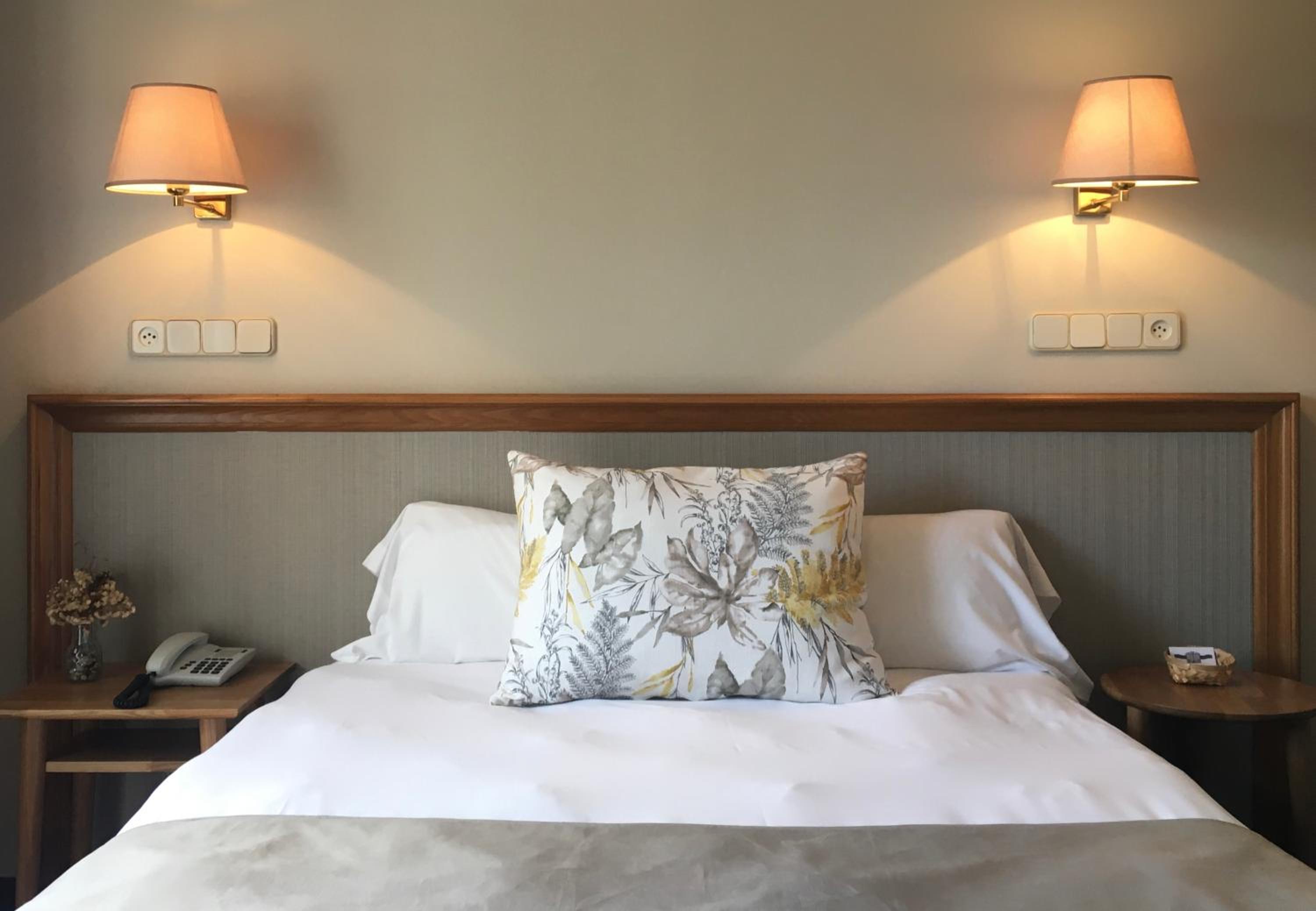 Double or Twin Room - Photo 3