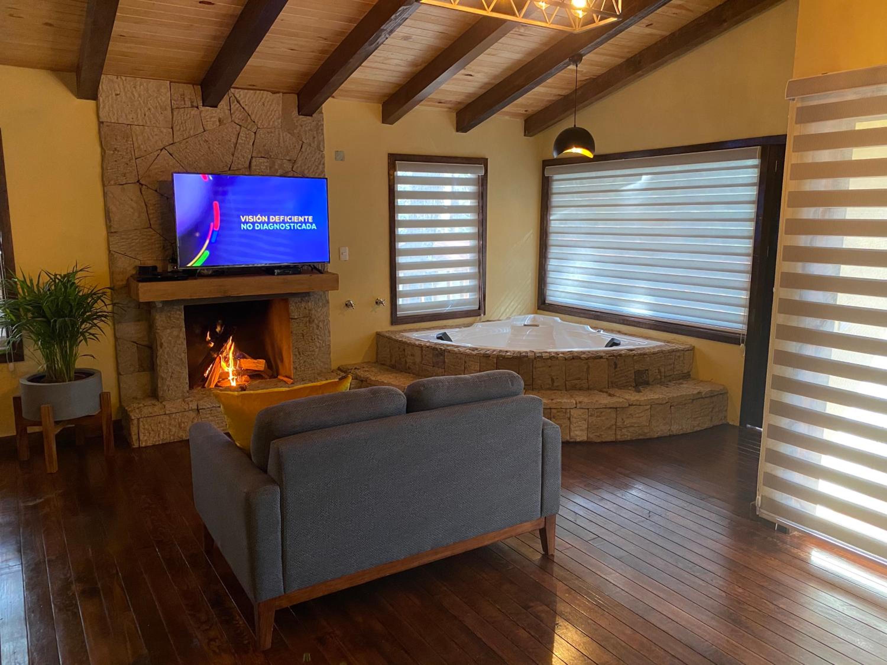 Superior Chalet - Photo 3