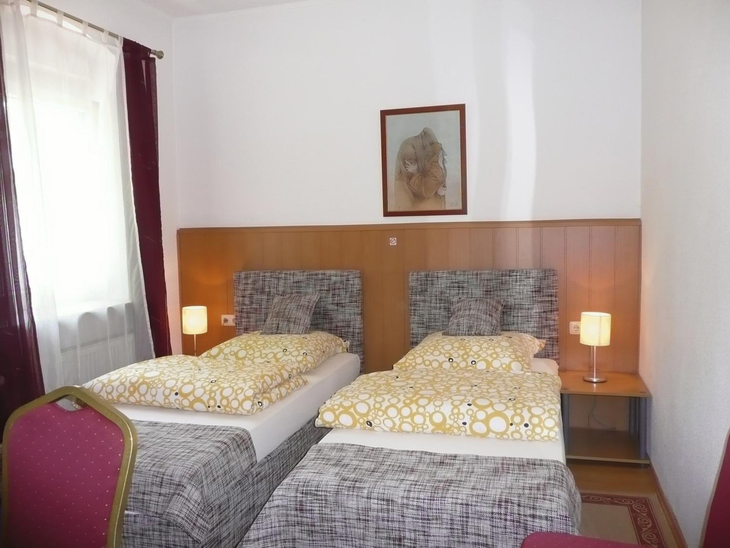 Twin Room - Photo 1