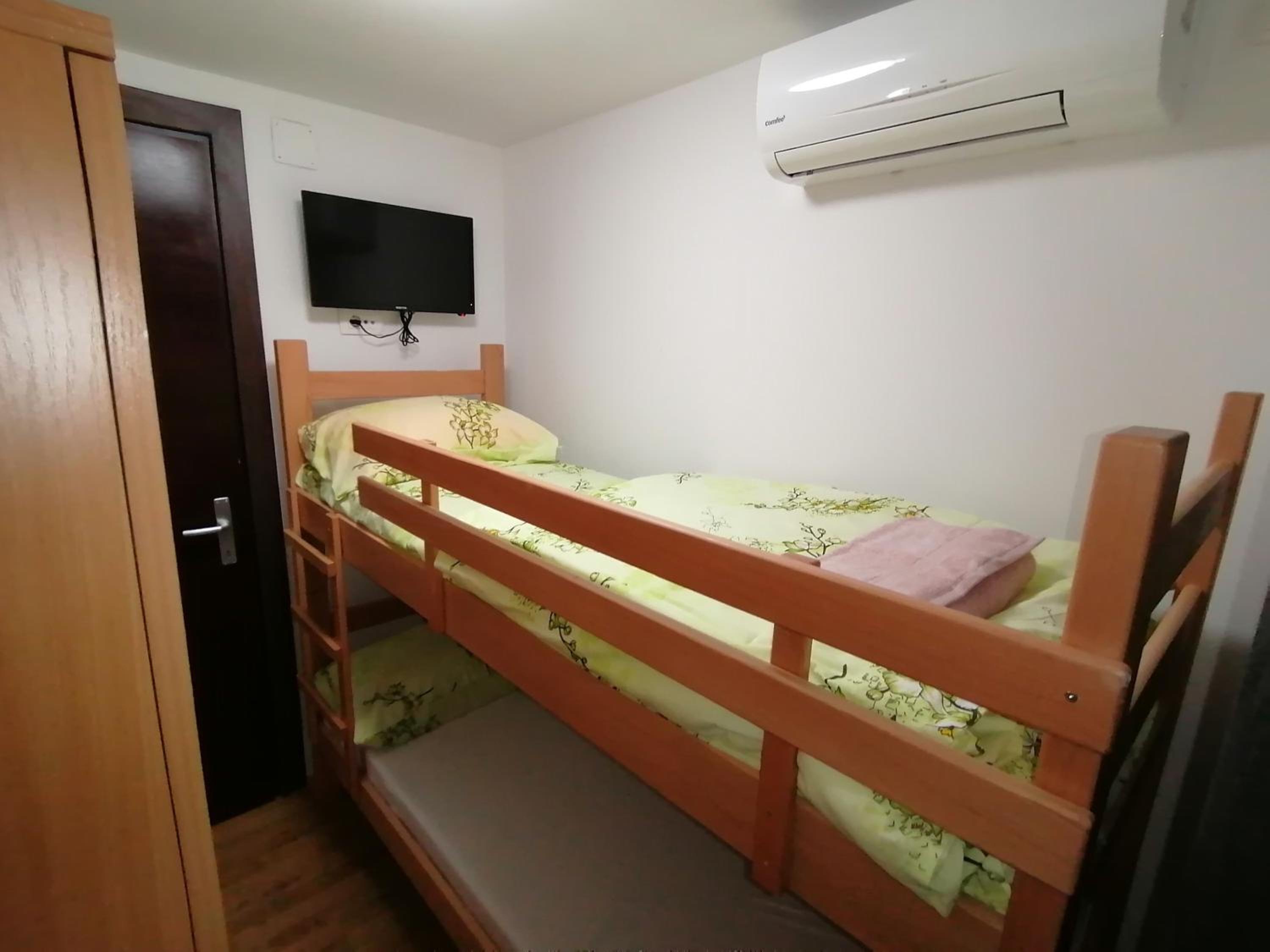 Private Bunk Bed Room  - Photo 2