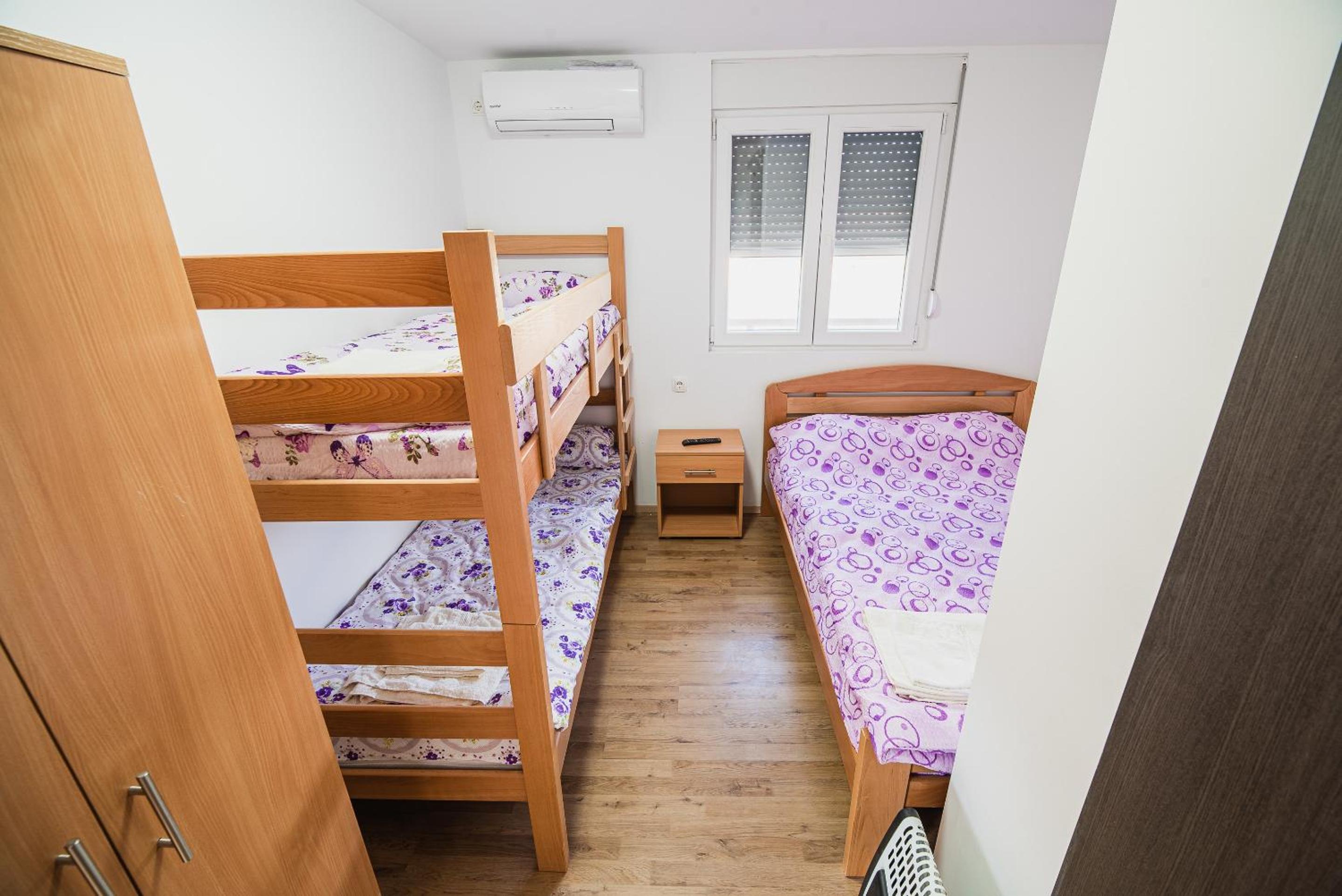 Triple Room with Private Bathroom 2 - Photo 7