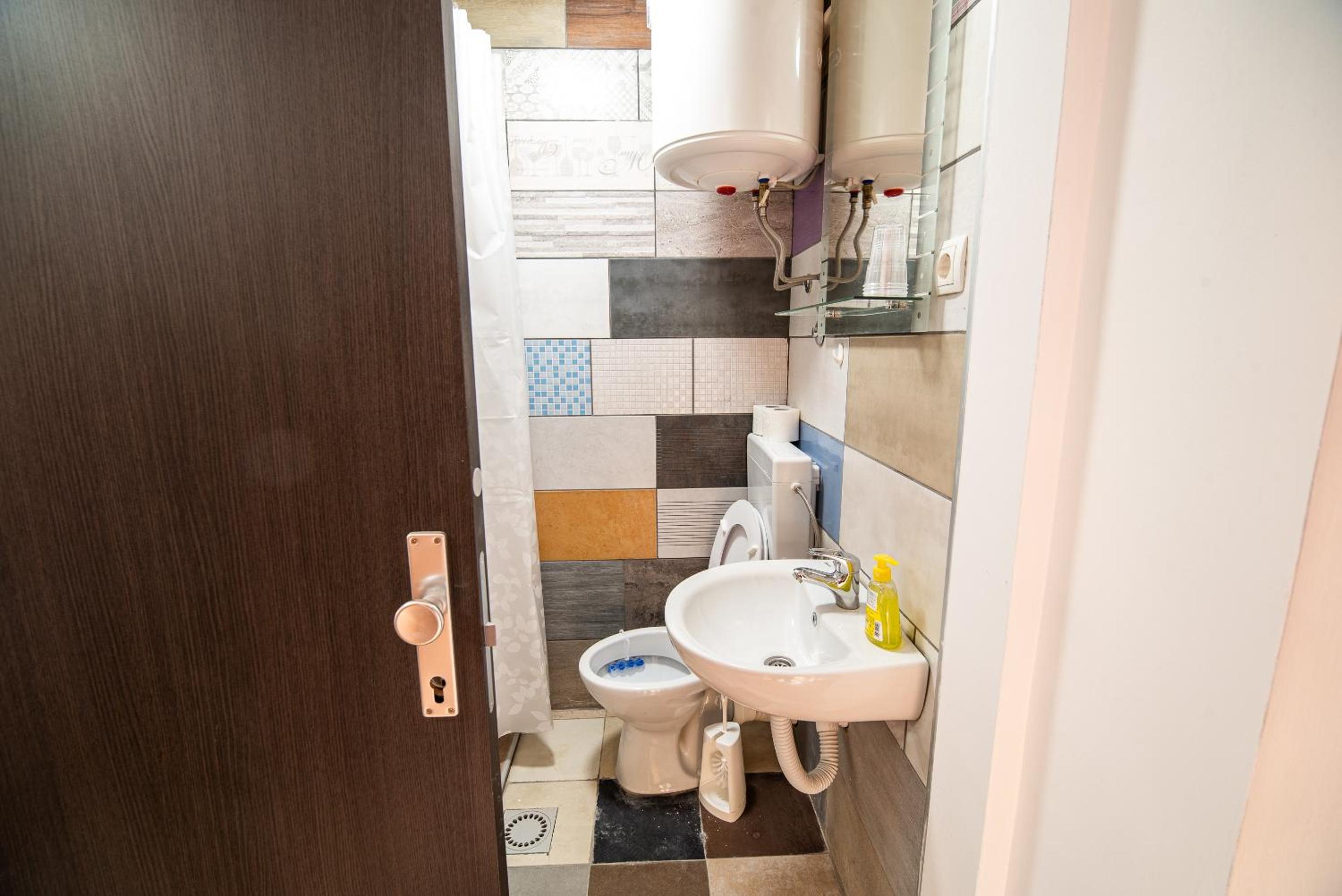 Triple Room with Private Bathroom 2 - Photo 5