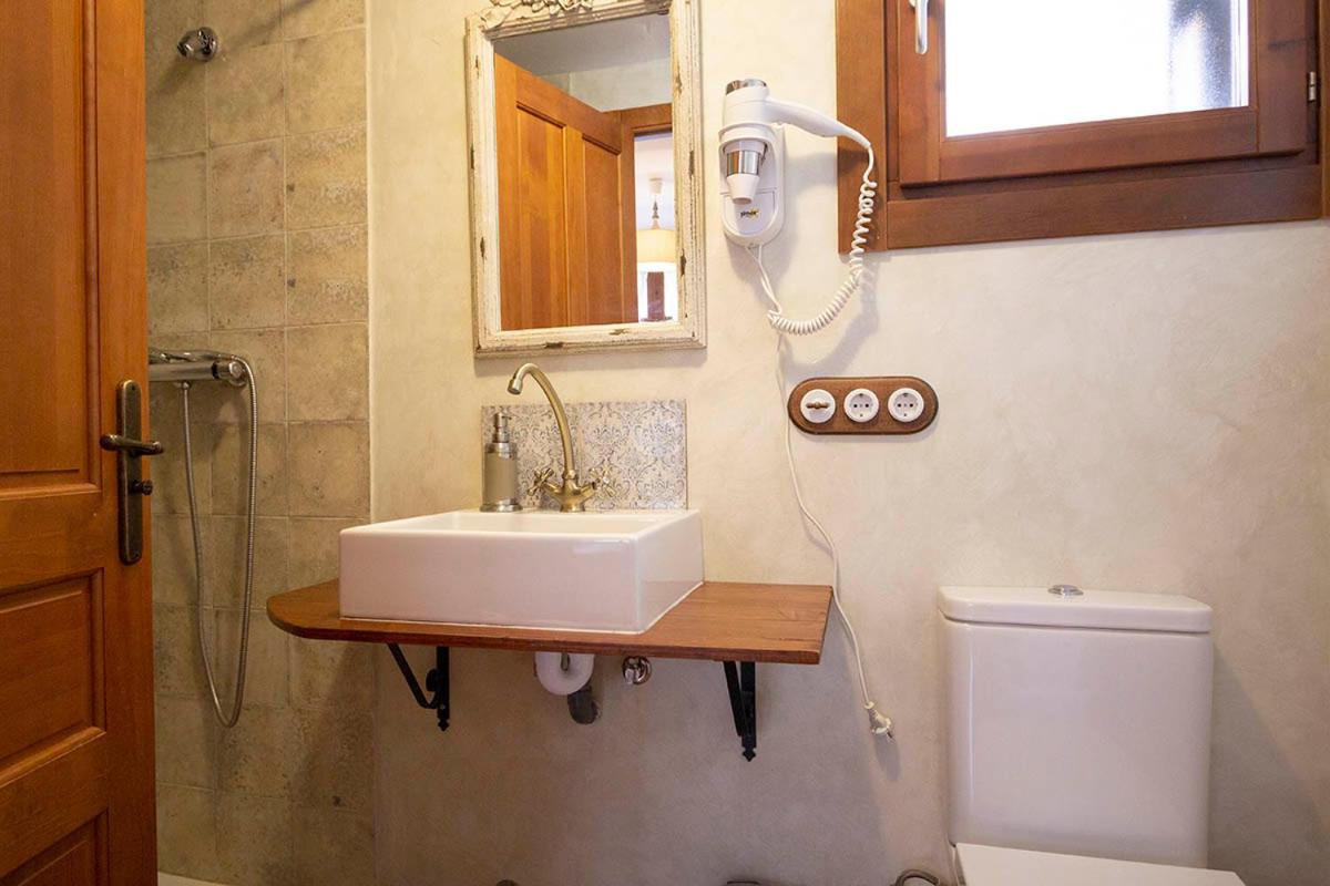 Three-Bedroom Apartment photo 2