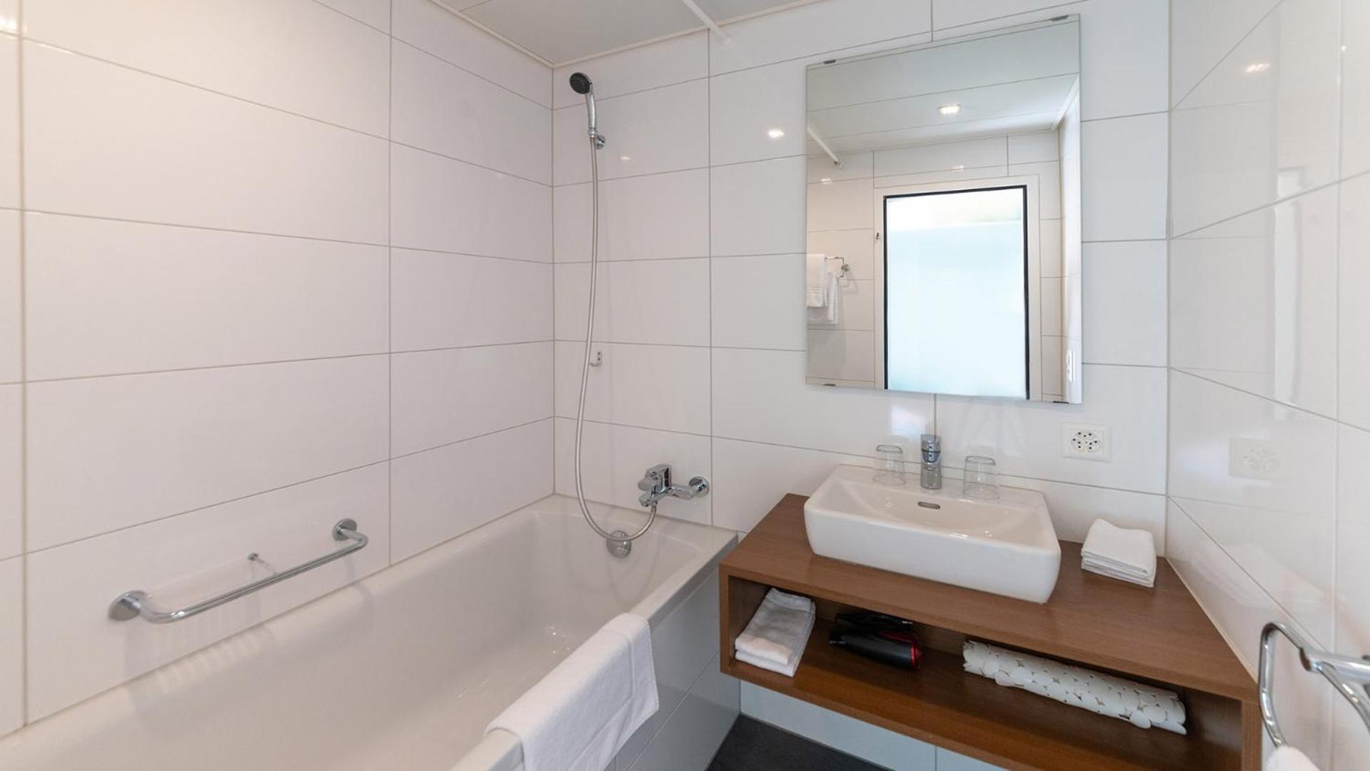 Superior One Bedroom Apartment