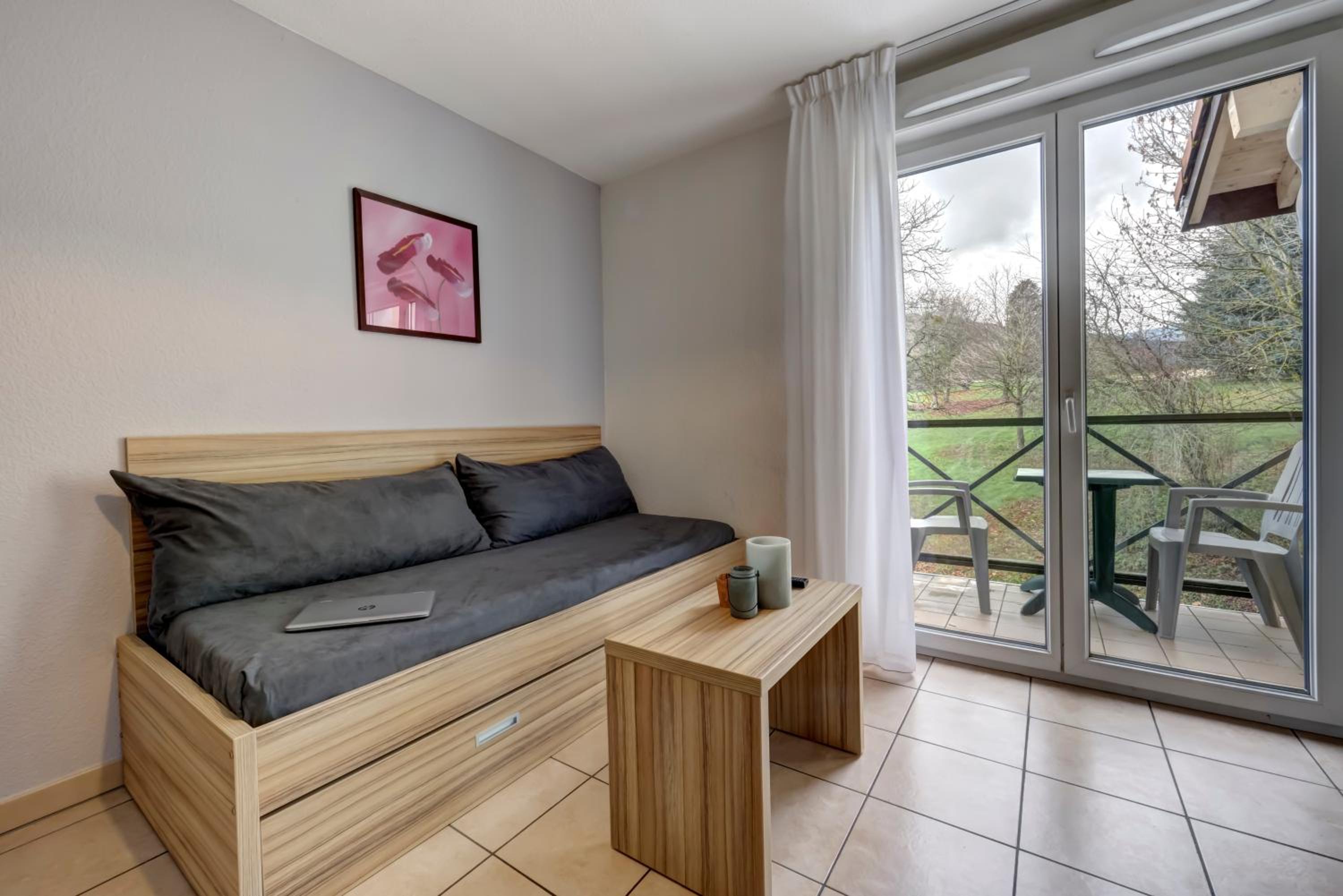 One-Bedroom Apartment - Photo 4