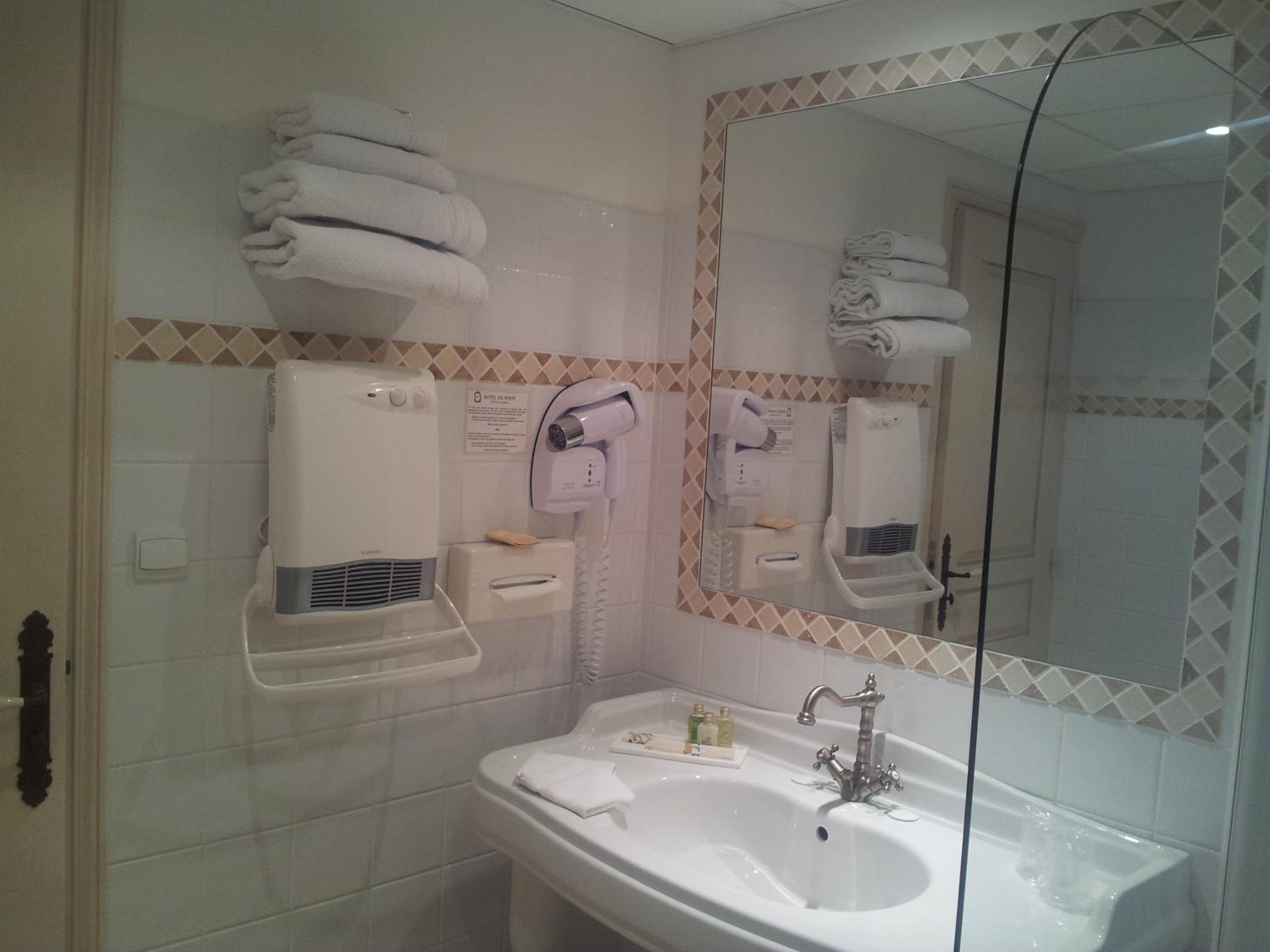 Economy Double Room photo 3