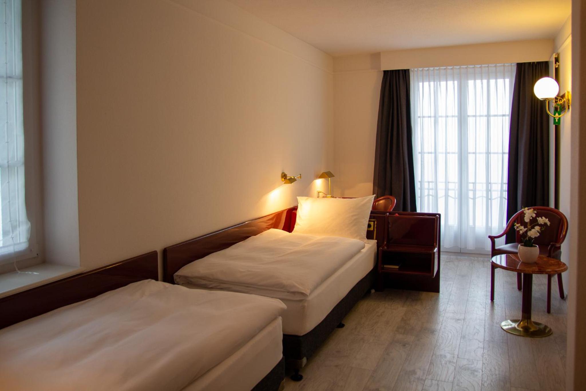 Twin Room - Photo 5