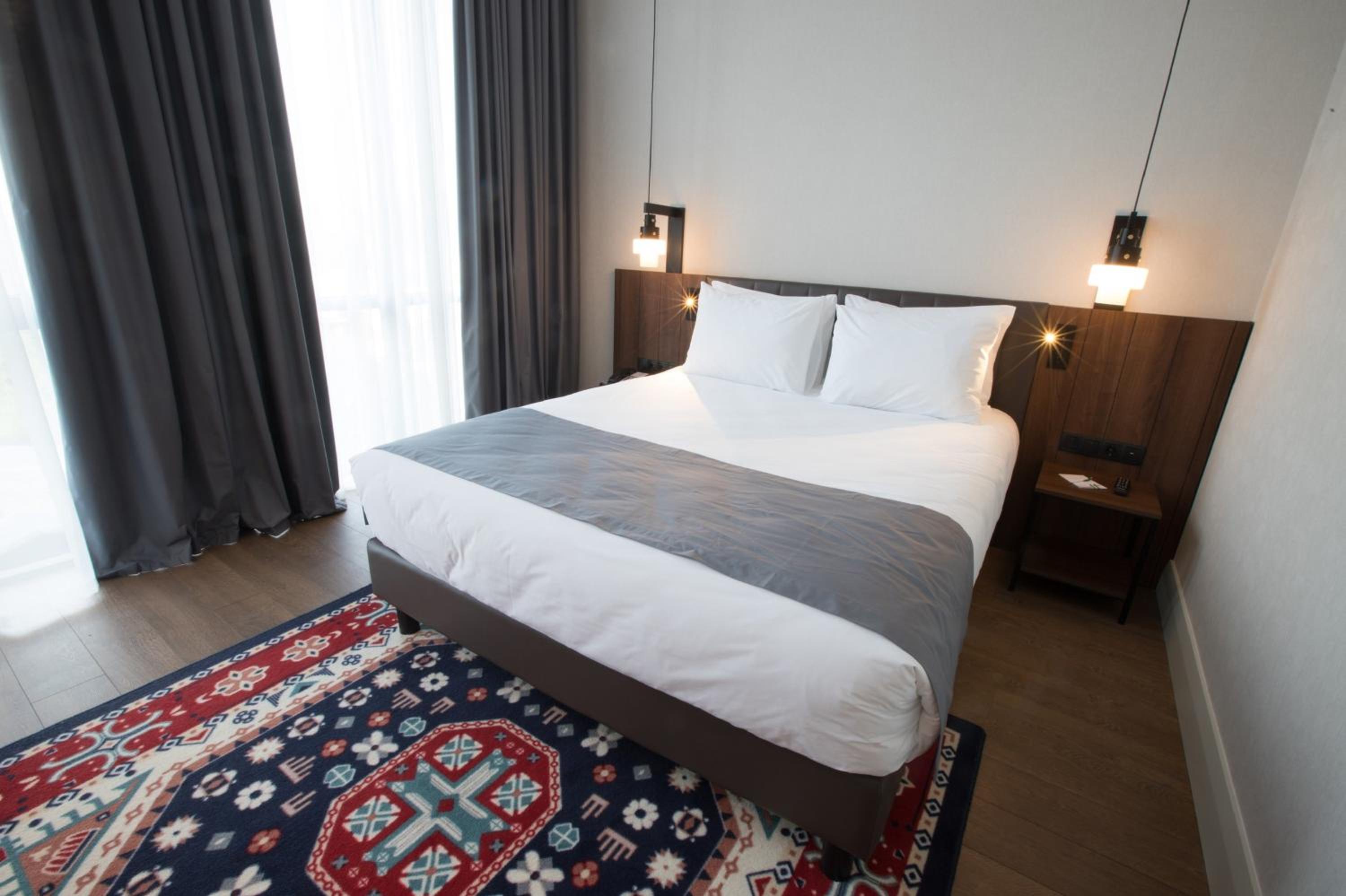 Standard Queen Room - Photo 6