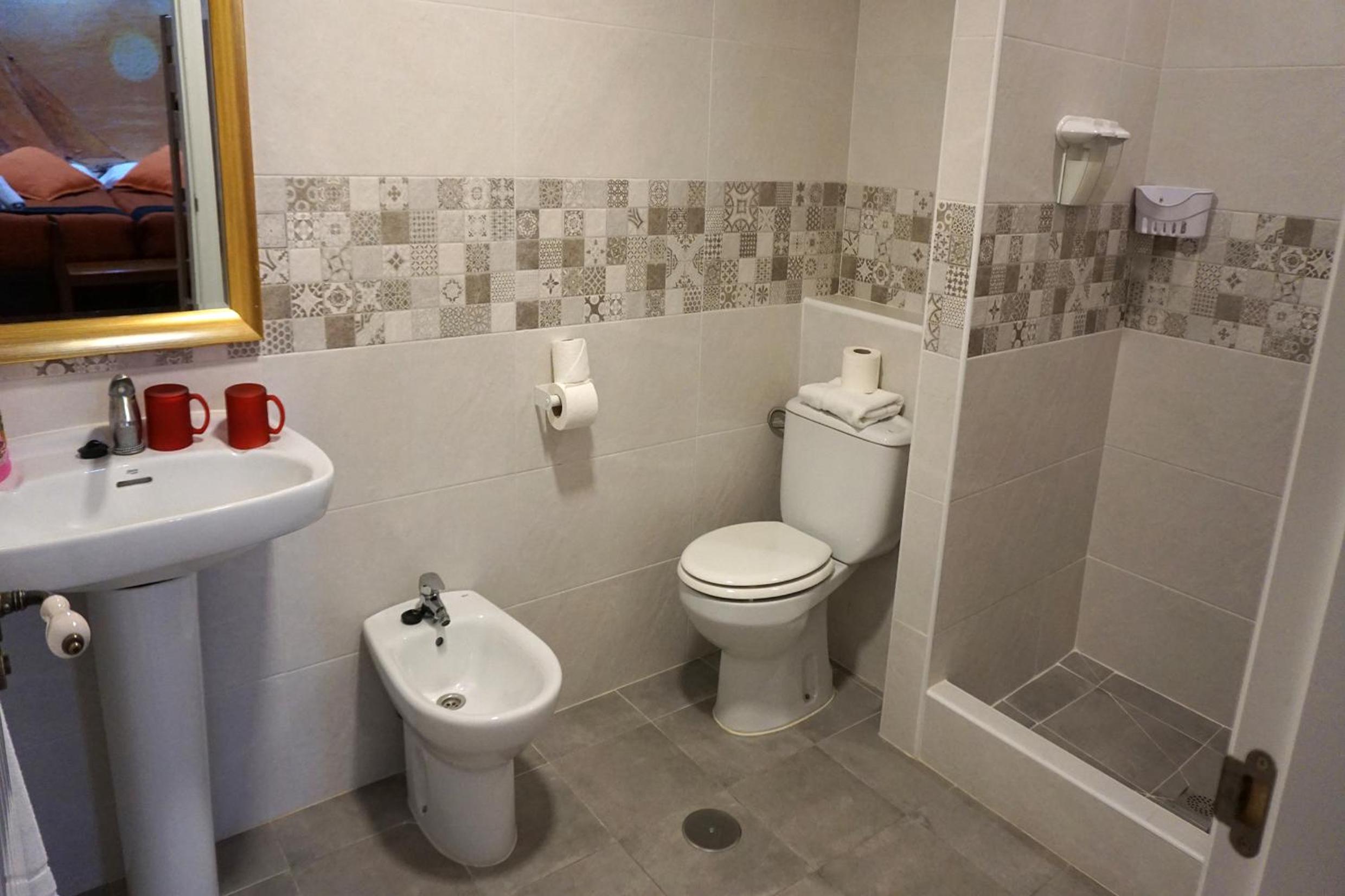 Economy Double Room with Private Bathroom - Photo 15