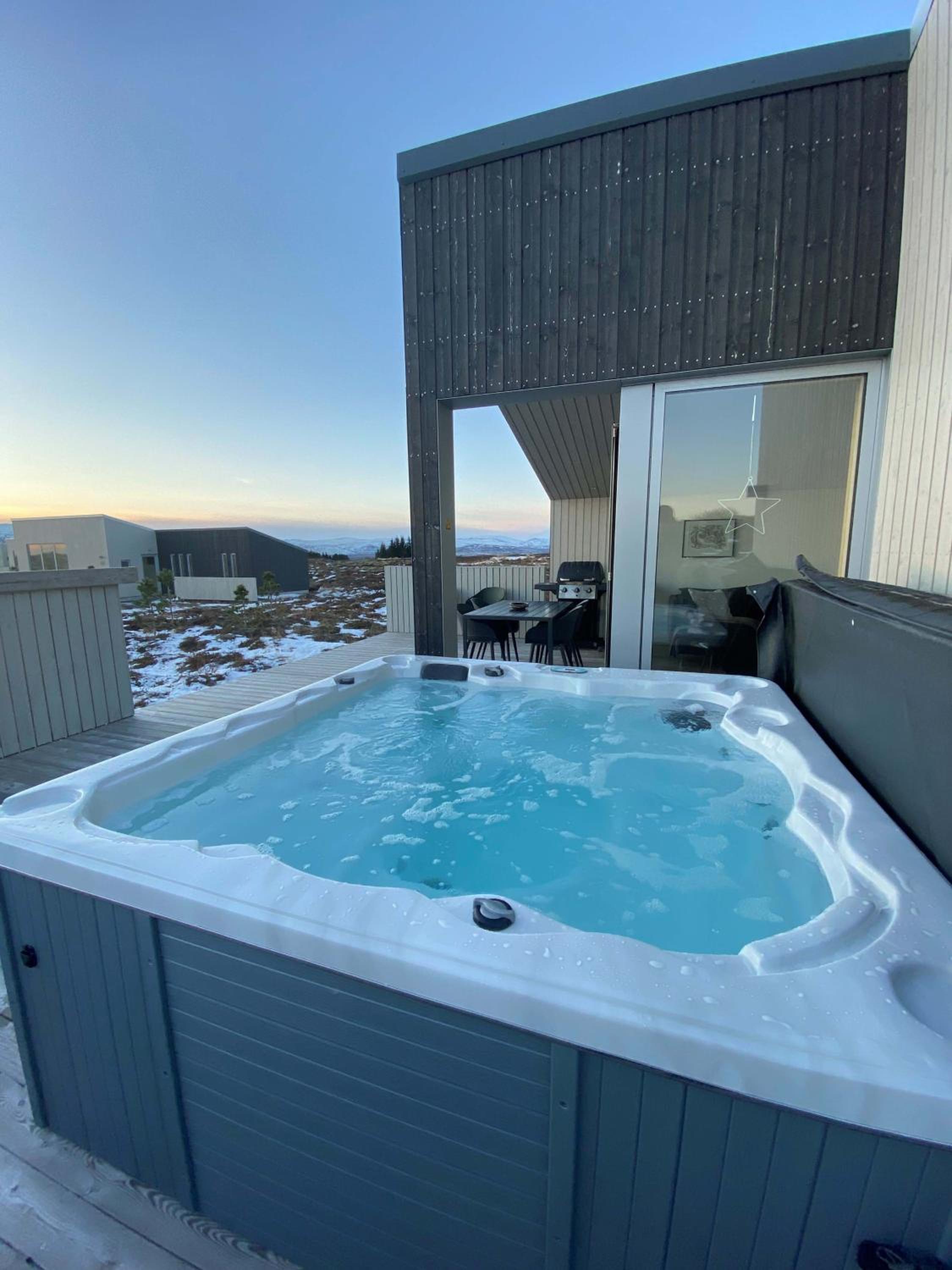 Three-Bedroom Cottage with Hot Tub - Photo 16