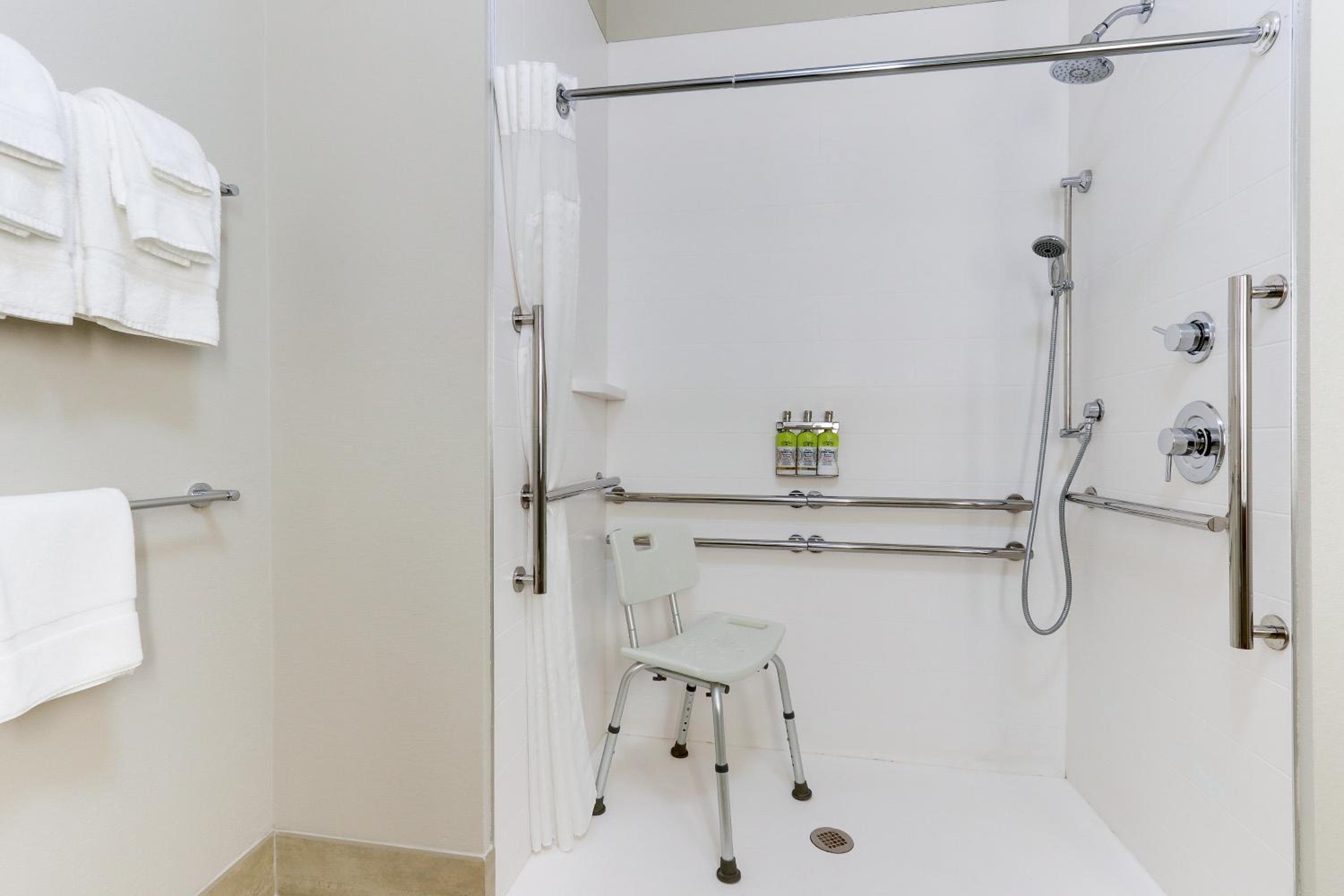 Standard King Room with Mobility Accessible Roll-In Shower - Photo 2