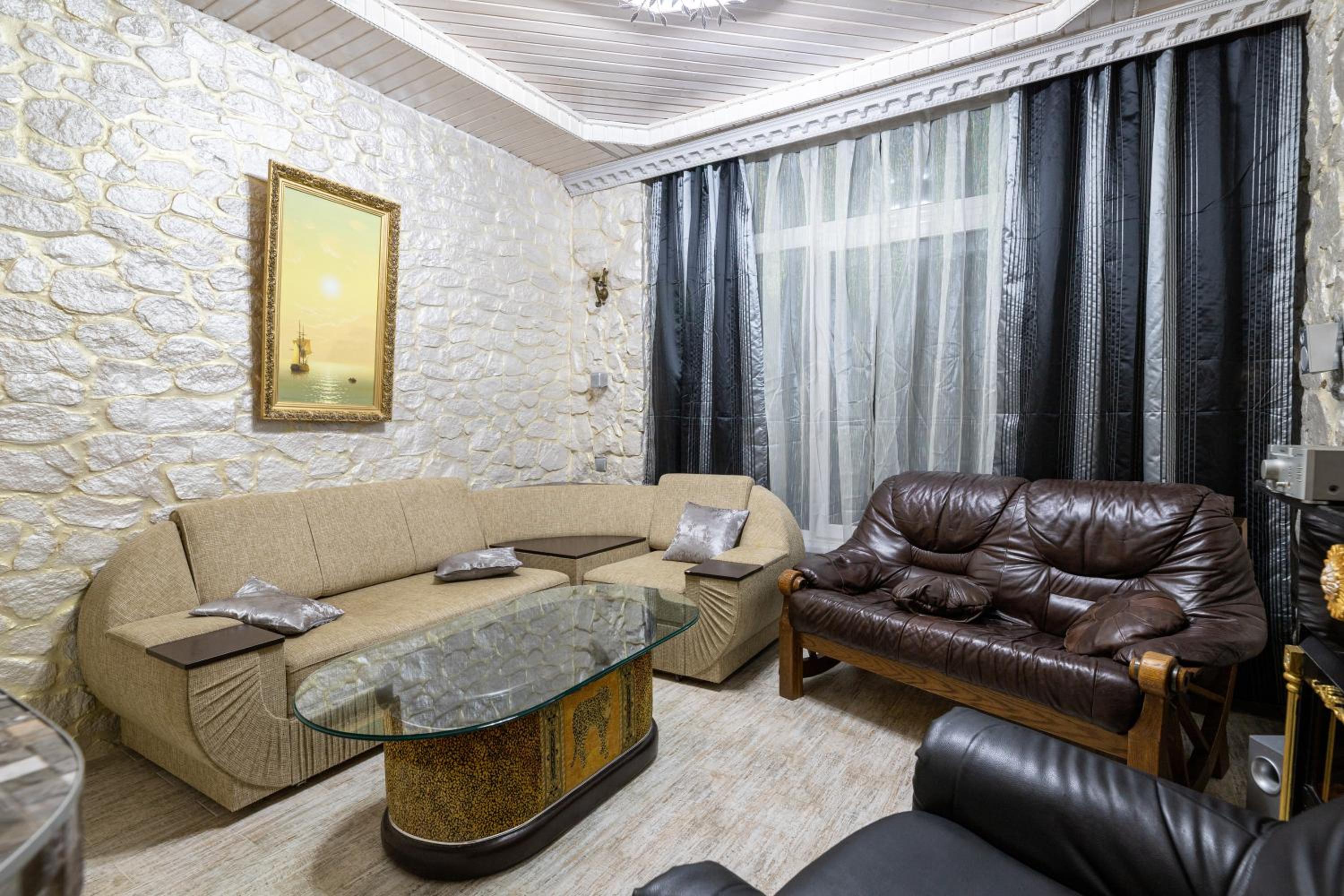 Suite with Mountain View