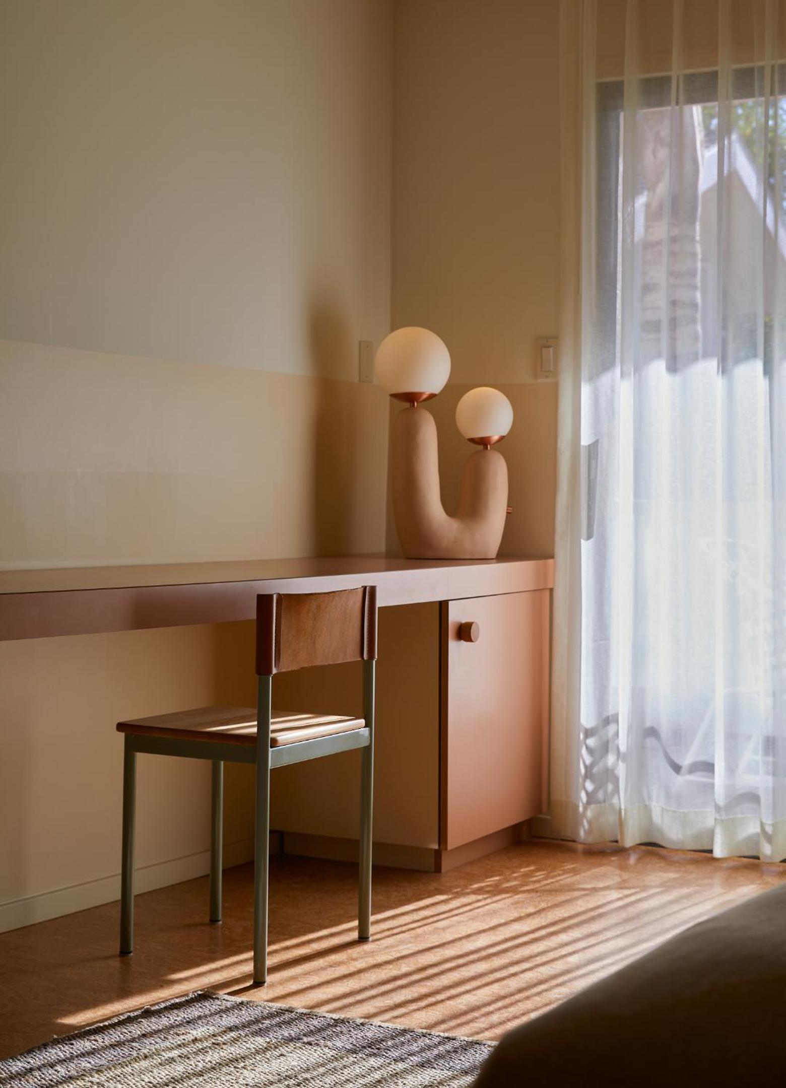 Deluxe Room with Balcony - King photo 2